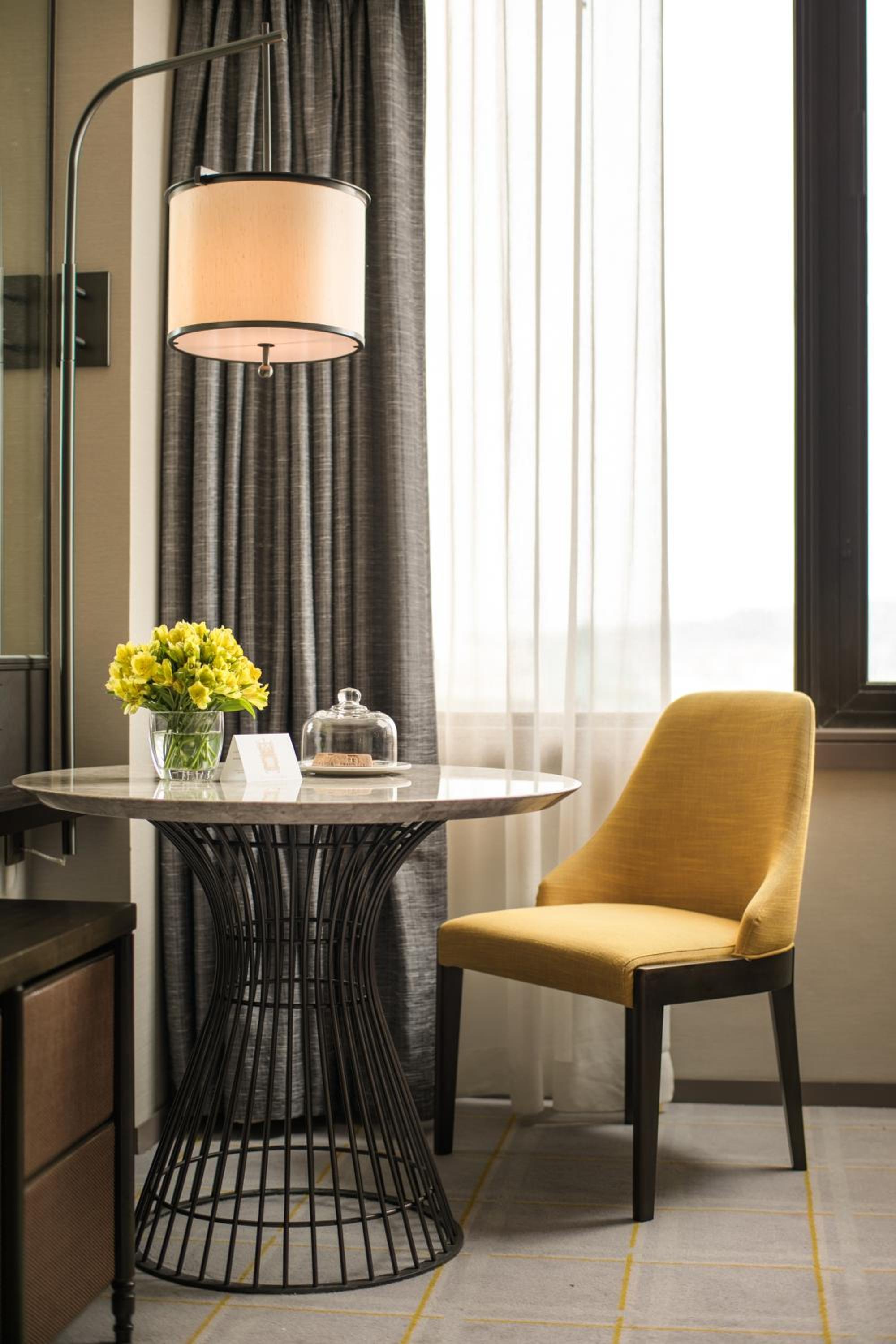 Grand Deluxe With Balcony King - Photo 3