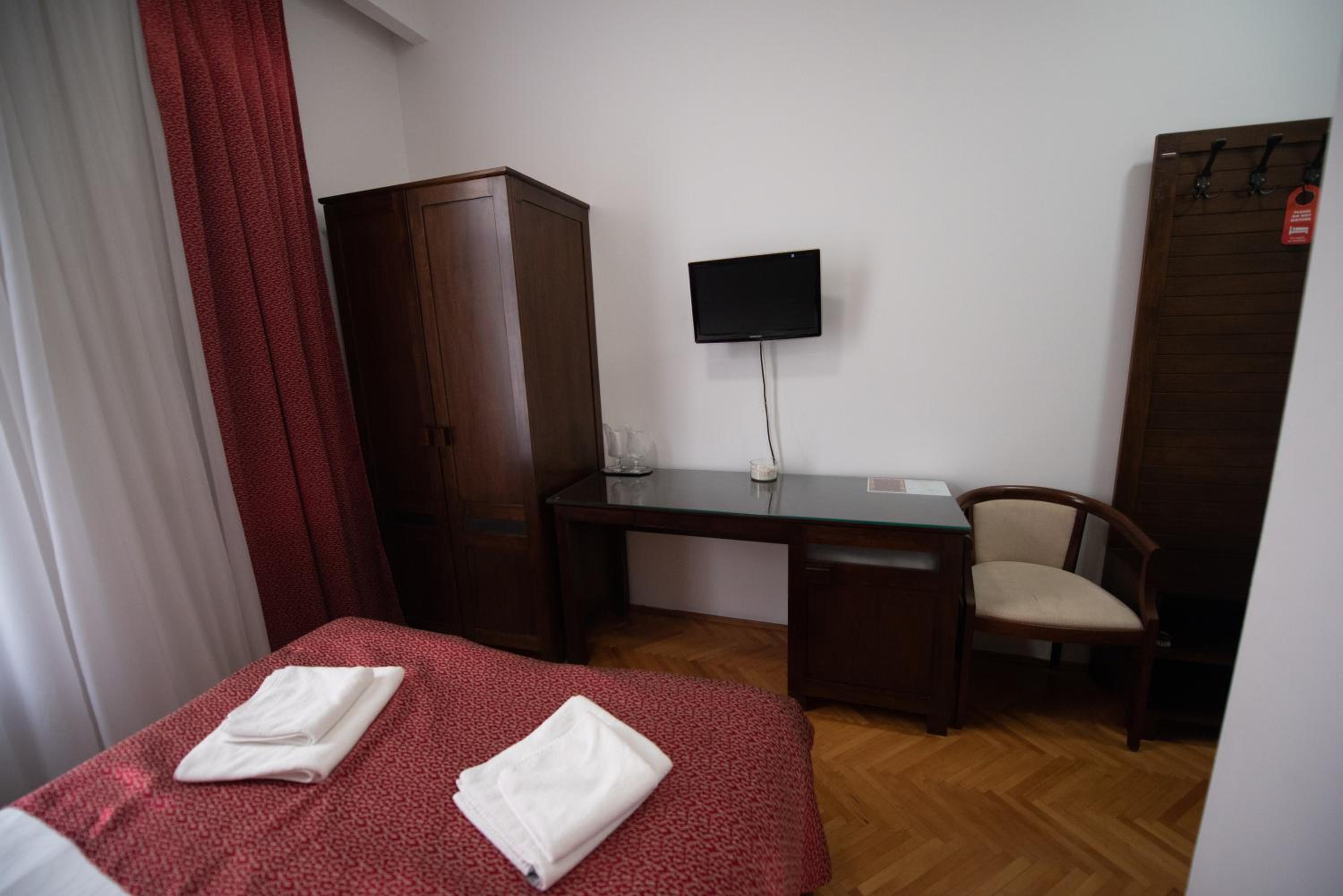 Double or Twin Room - Photo 50