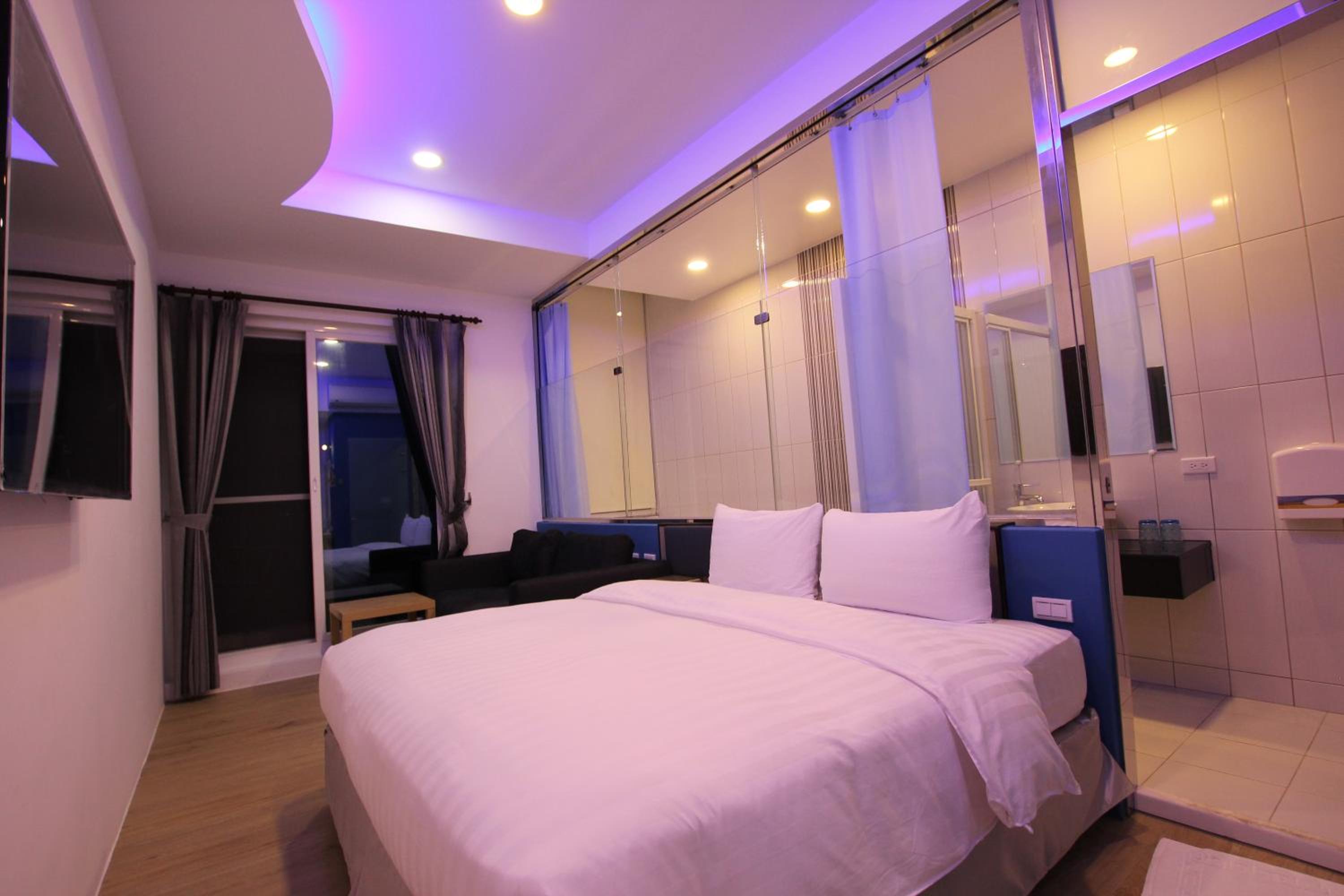 Deluxe Double Room with Balcony and Sea View photo 1