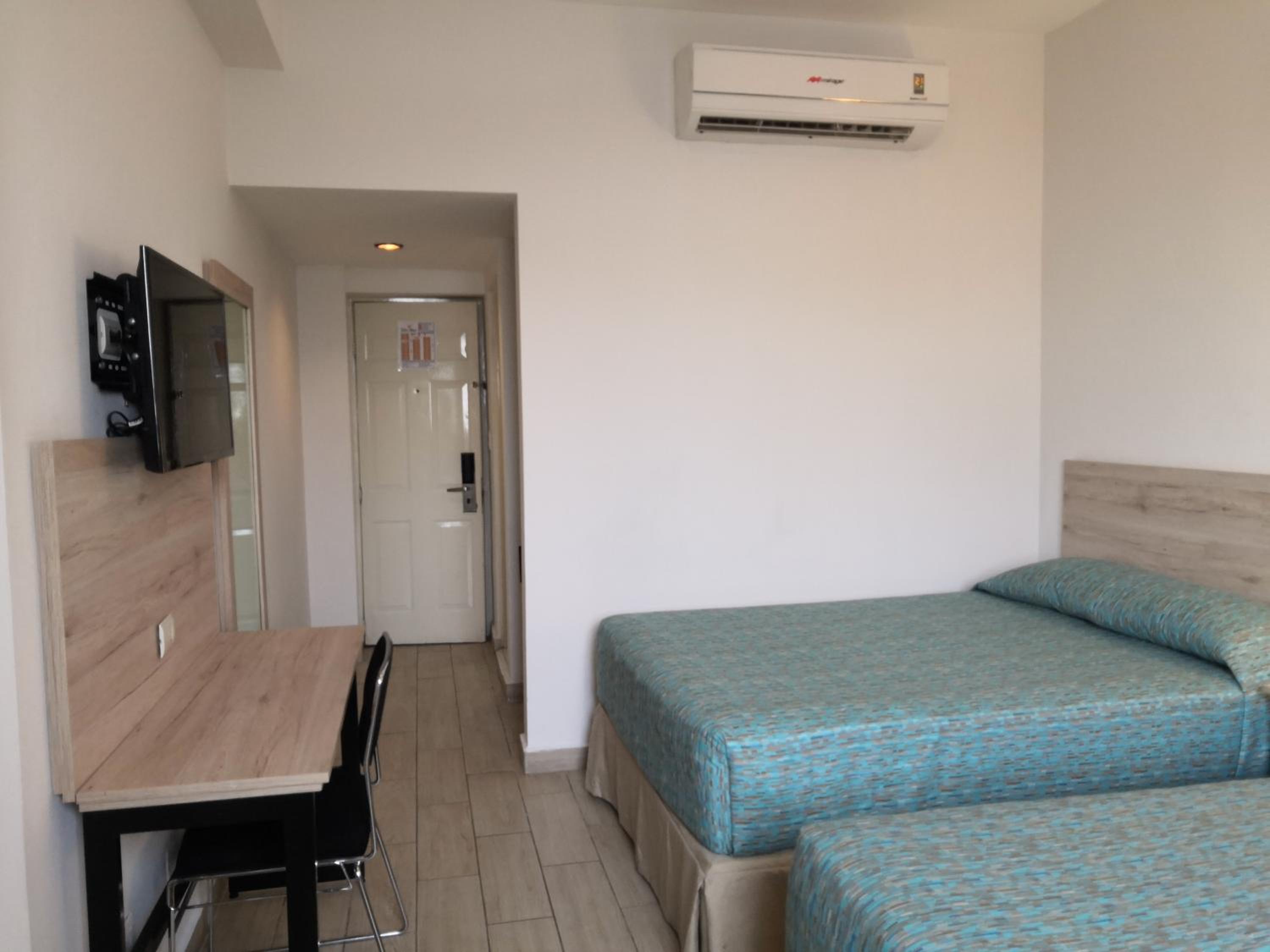 Standard Double Room with Two Double Beds - Photo 5