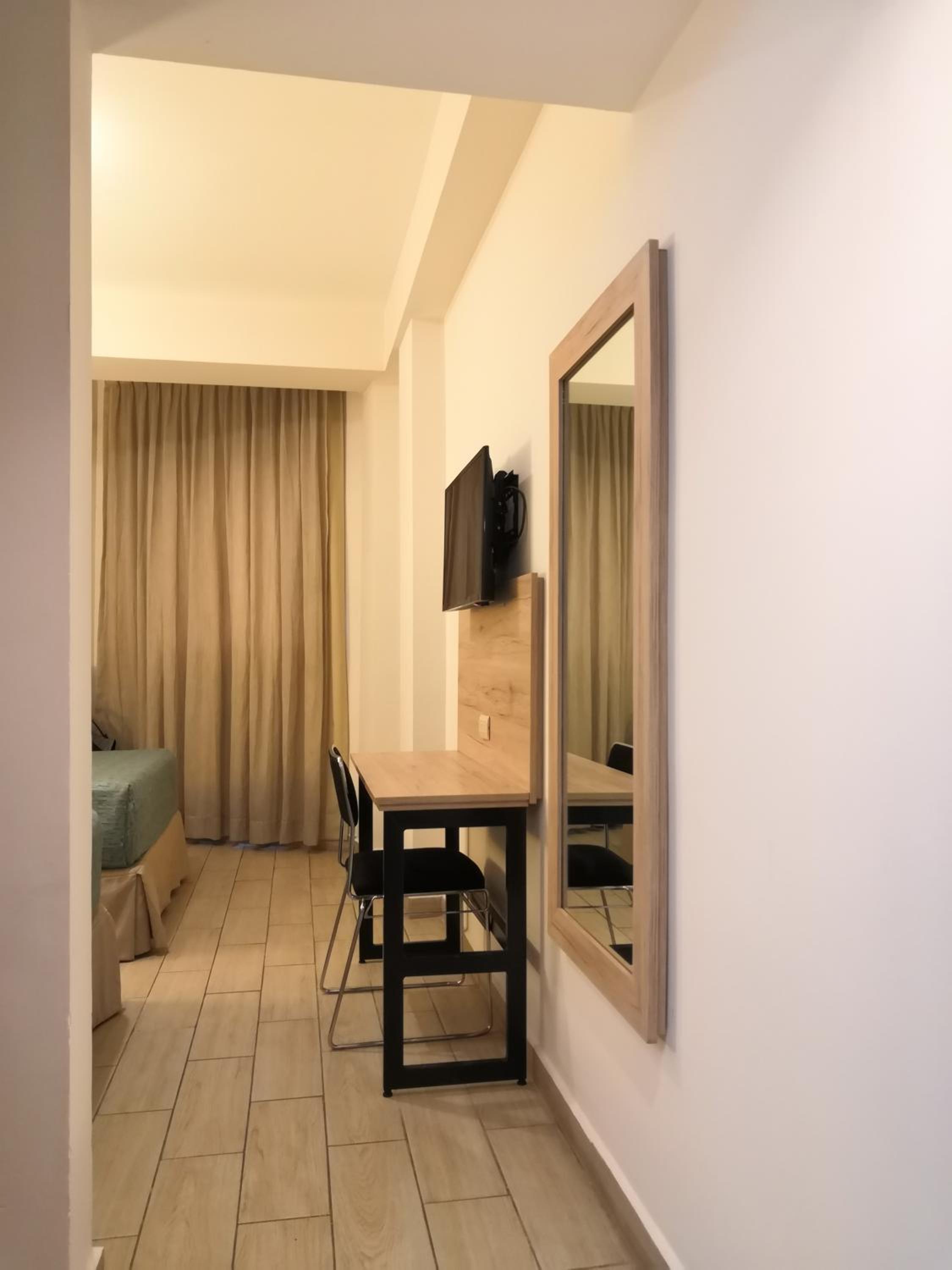 Standard Double Room with Two Double Beds - Photo 3