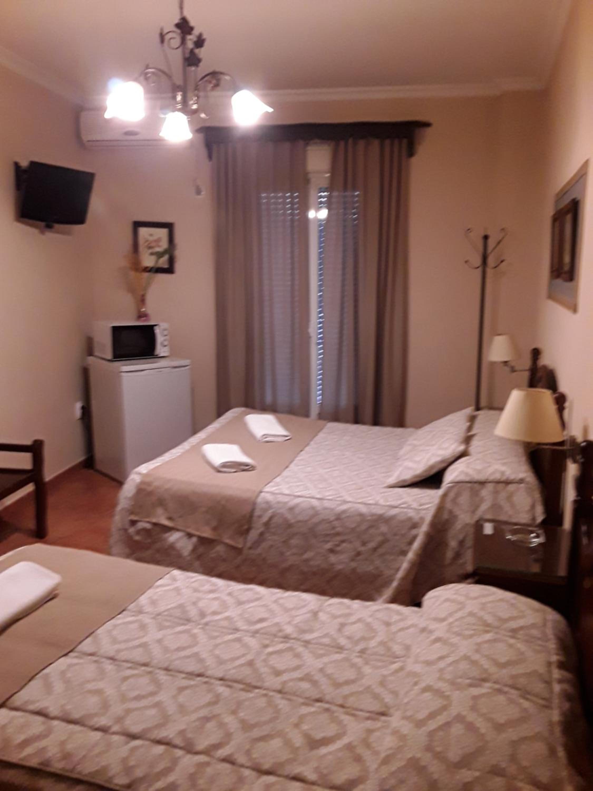 Deluxe Double Room with Extra Bed - Photo 3