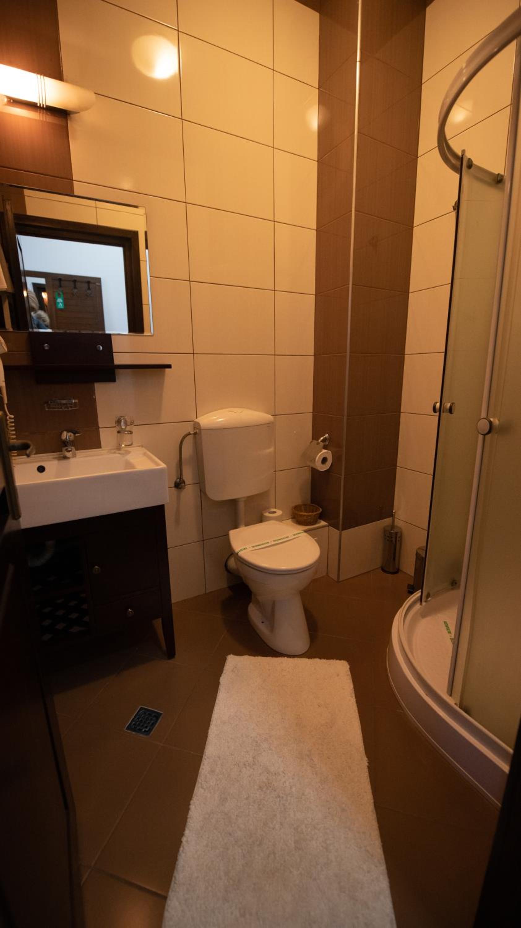 Double or Twin Room - Photo 40