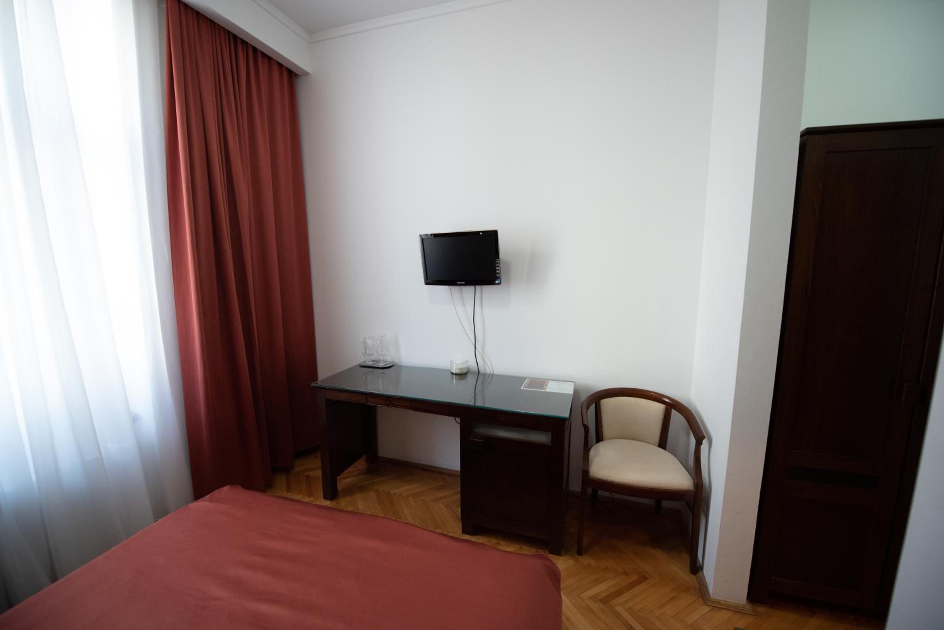 Double or Twin Room - Photo 43