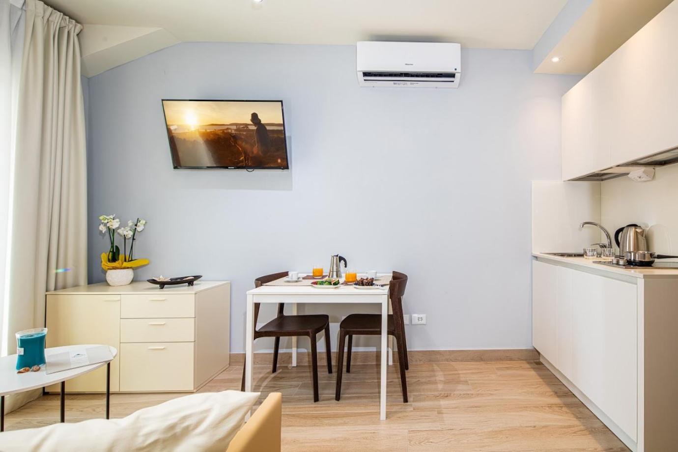 Apartment - Photo 2