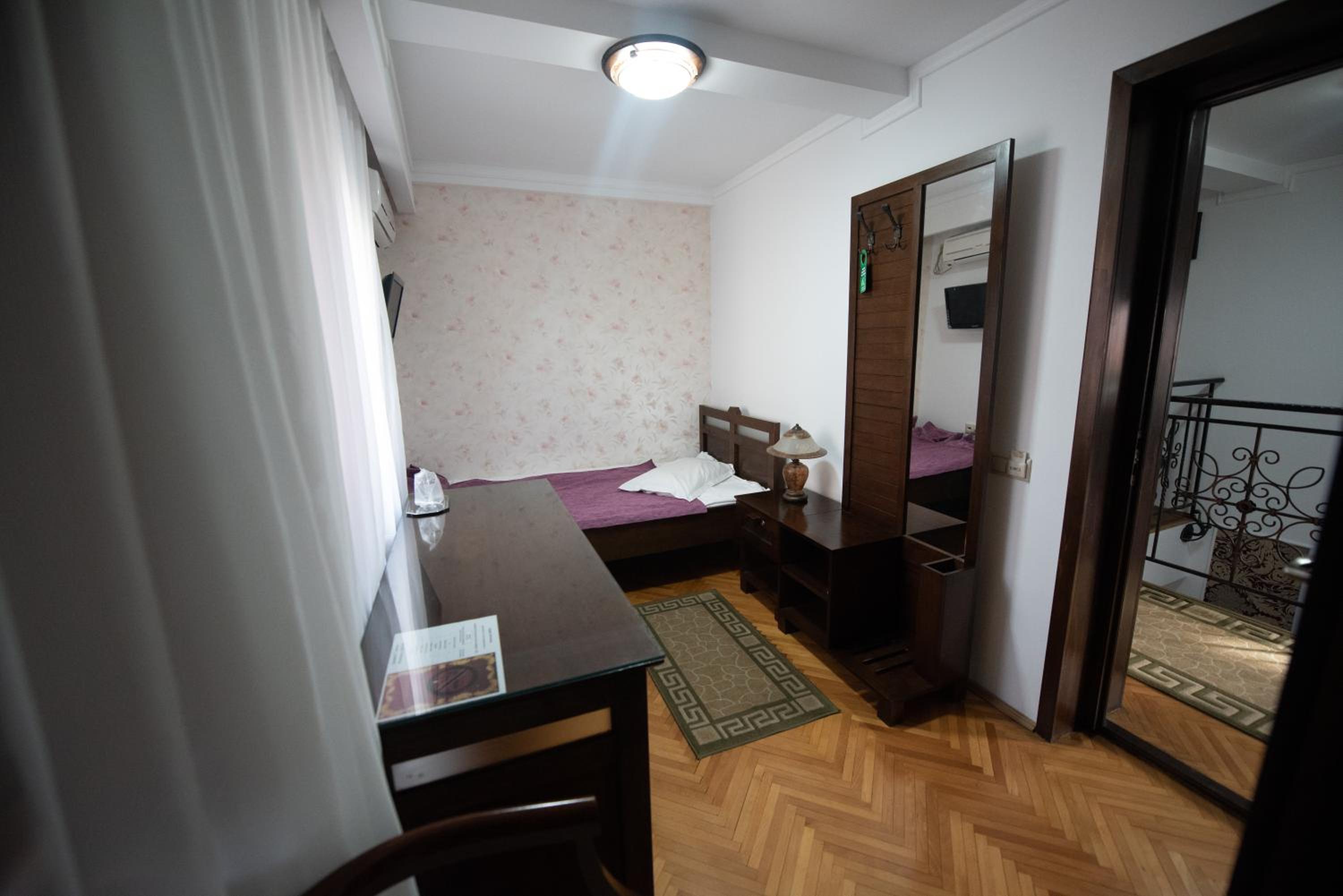 Double or Twin Room - Photo 29