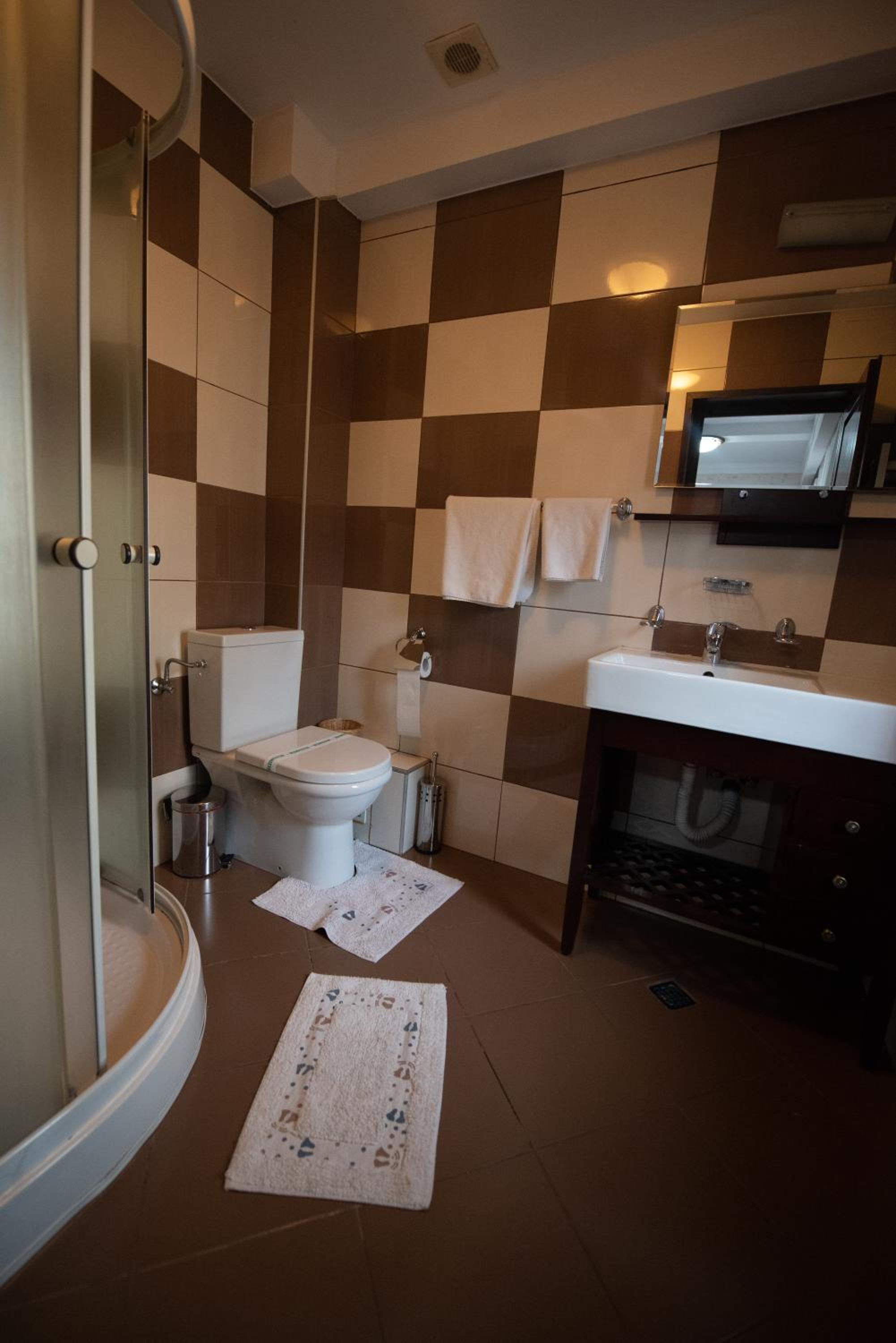 Double or Twin Room - Photo 33
