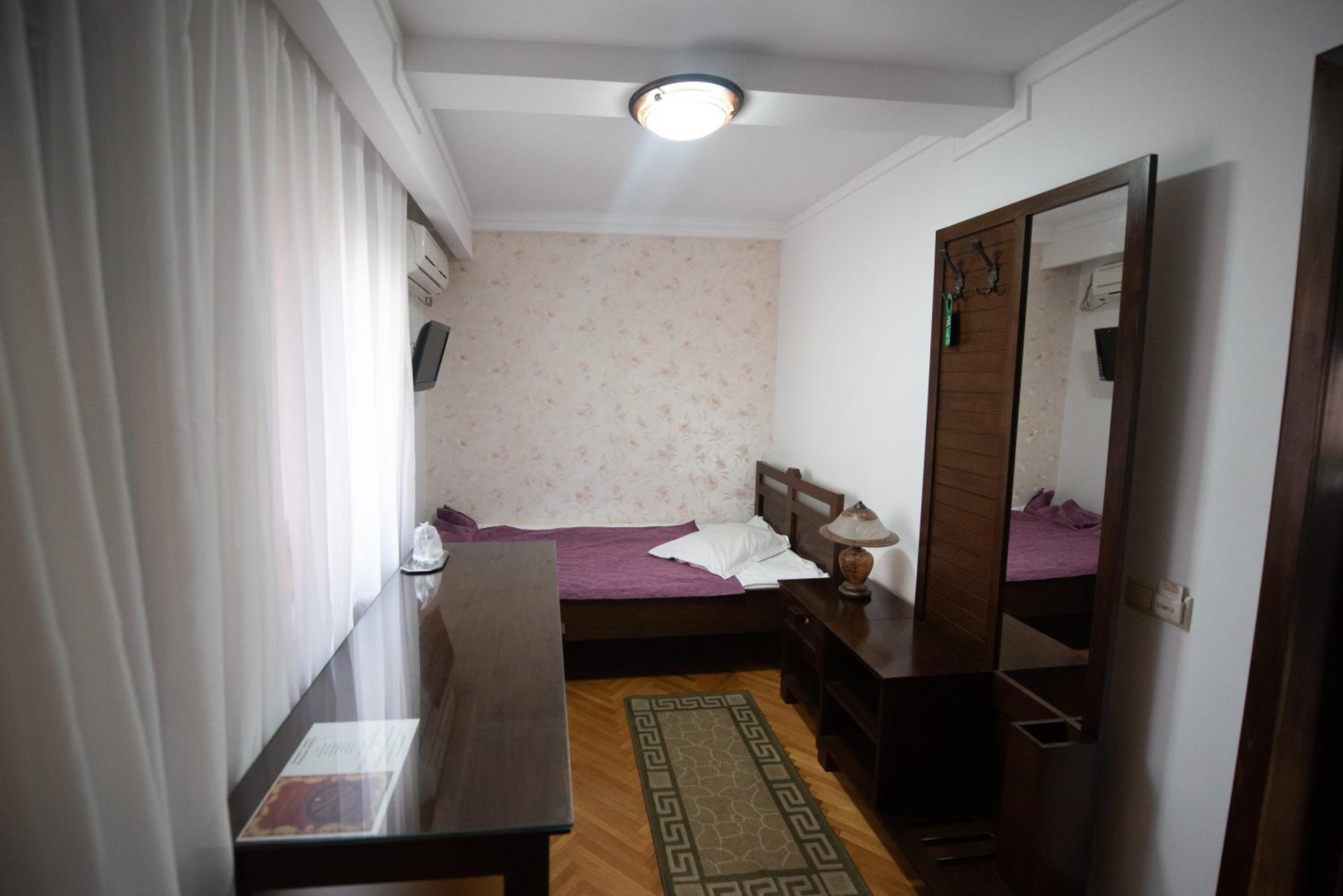 Double or Twin Room - Photo 31
