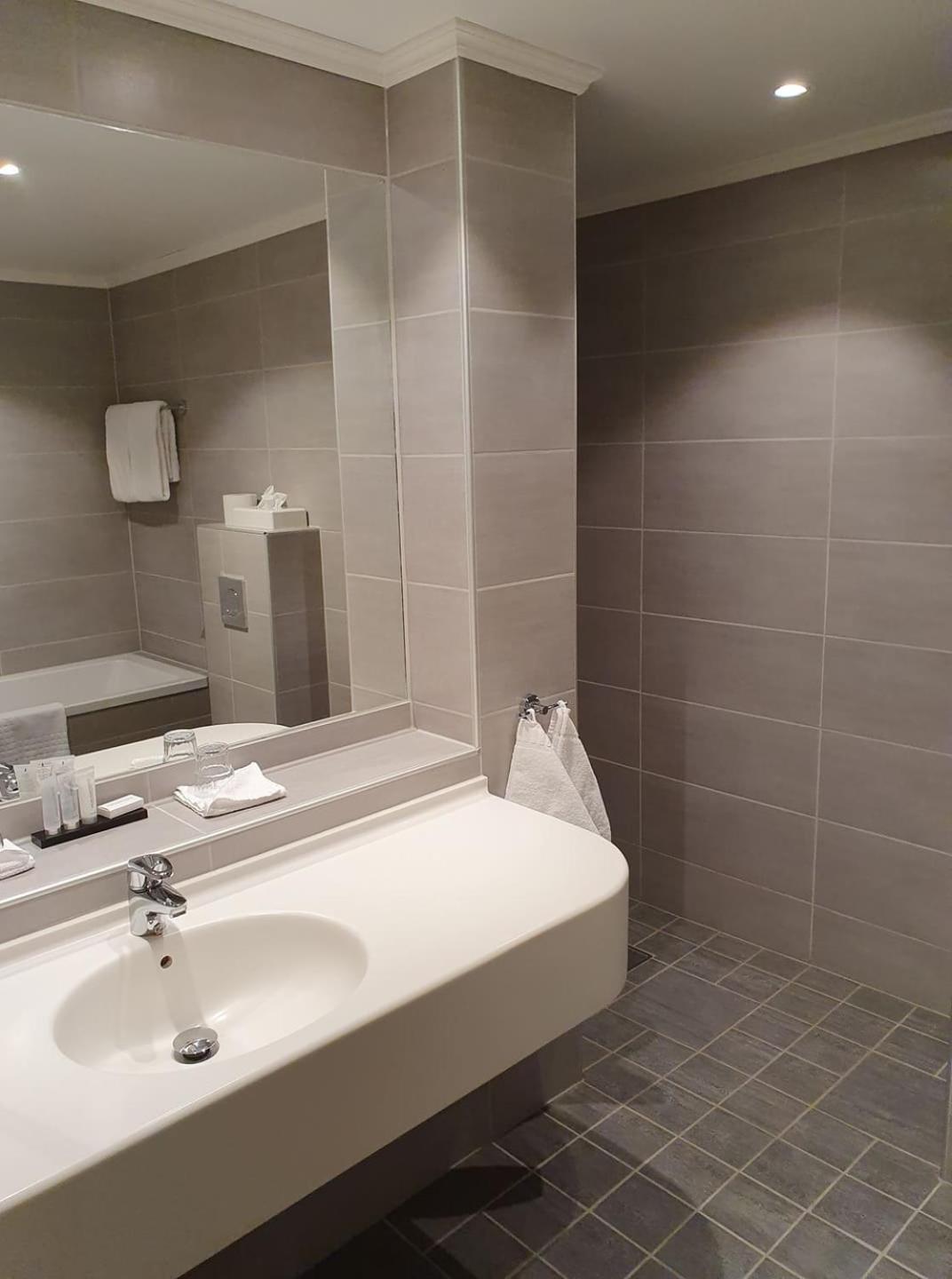 Superior Double with Balcony and Fjord View - Photo 9