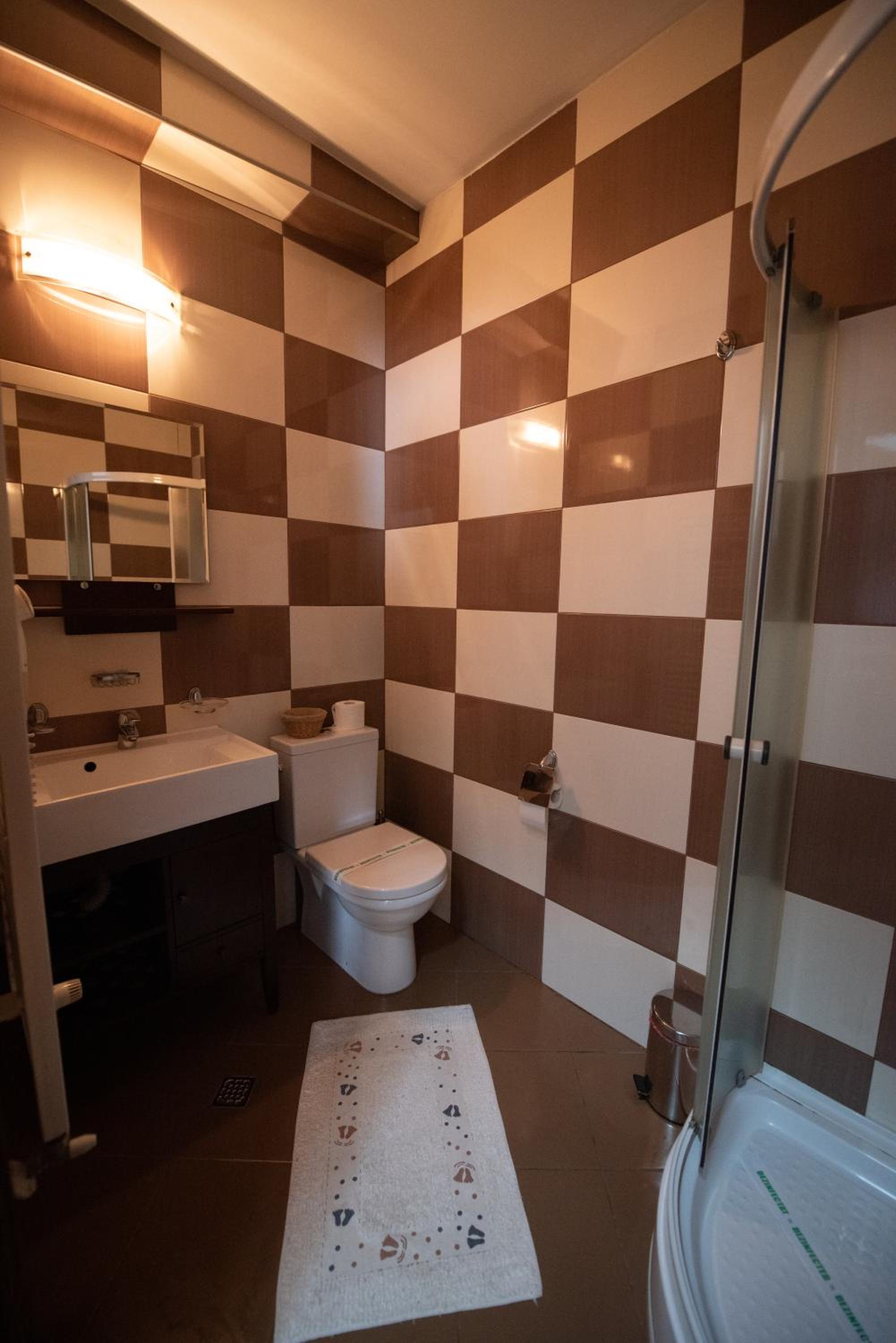 Double or Twin Room - Photo 28
