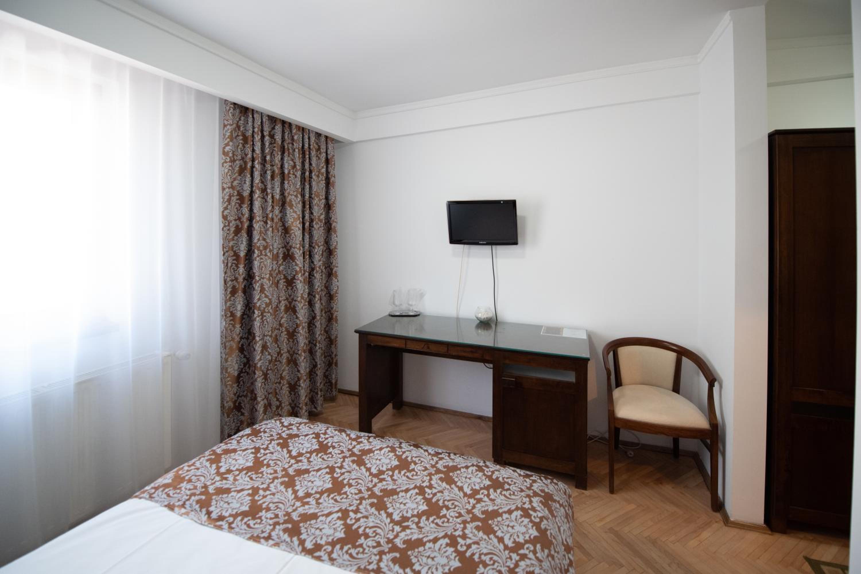 Double or Twin Room - Photo 1