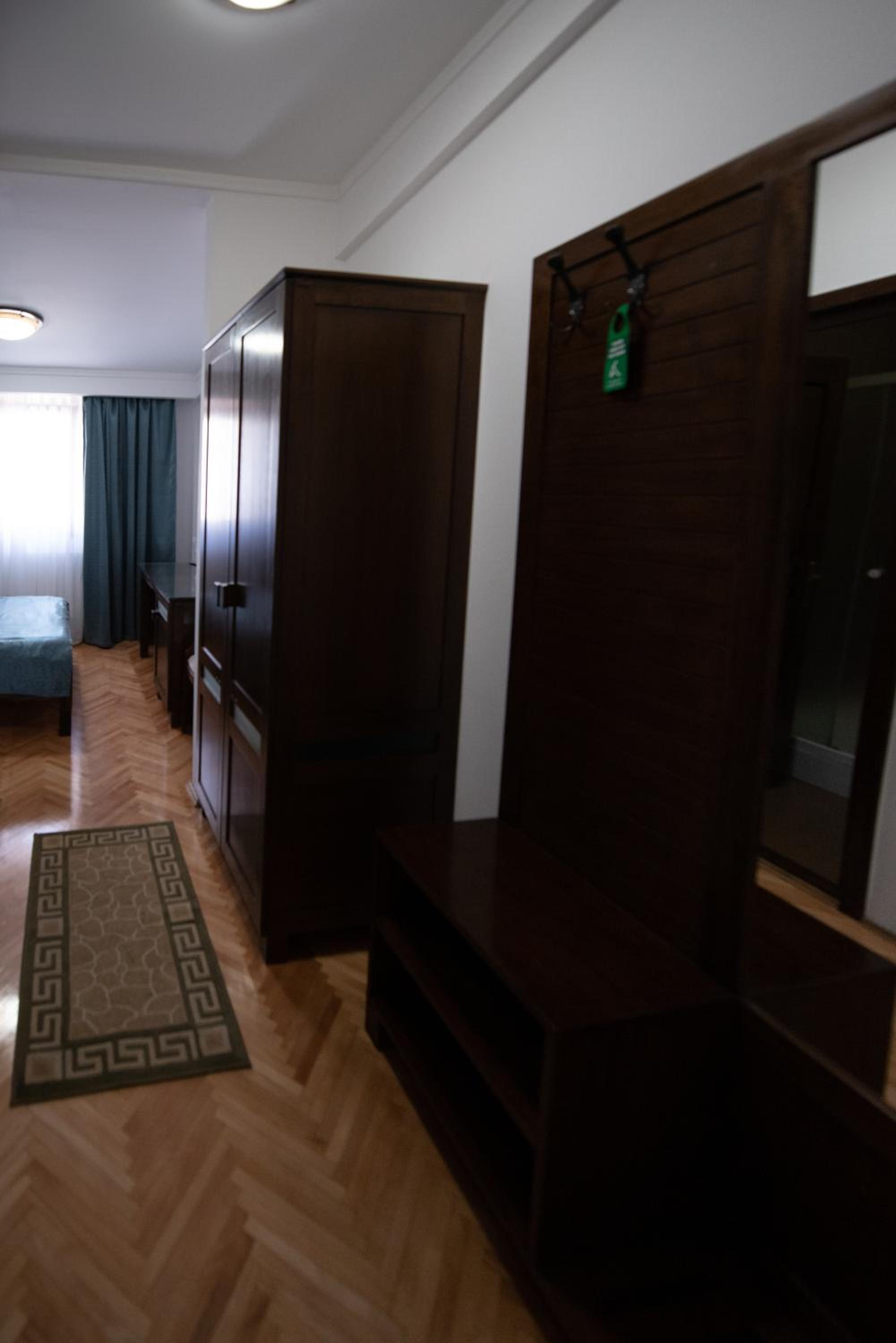 Double or Twin Room - Photo 8