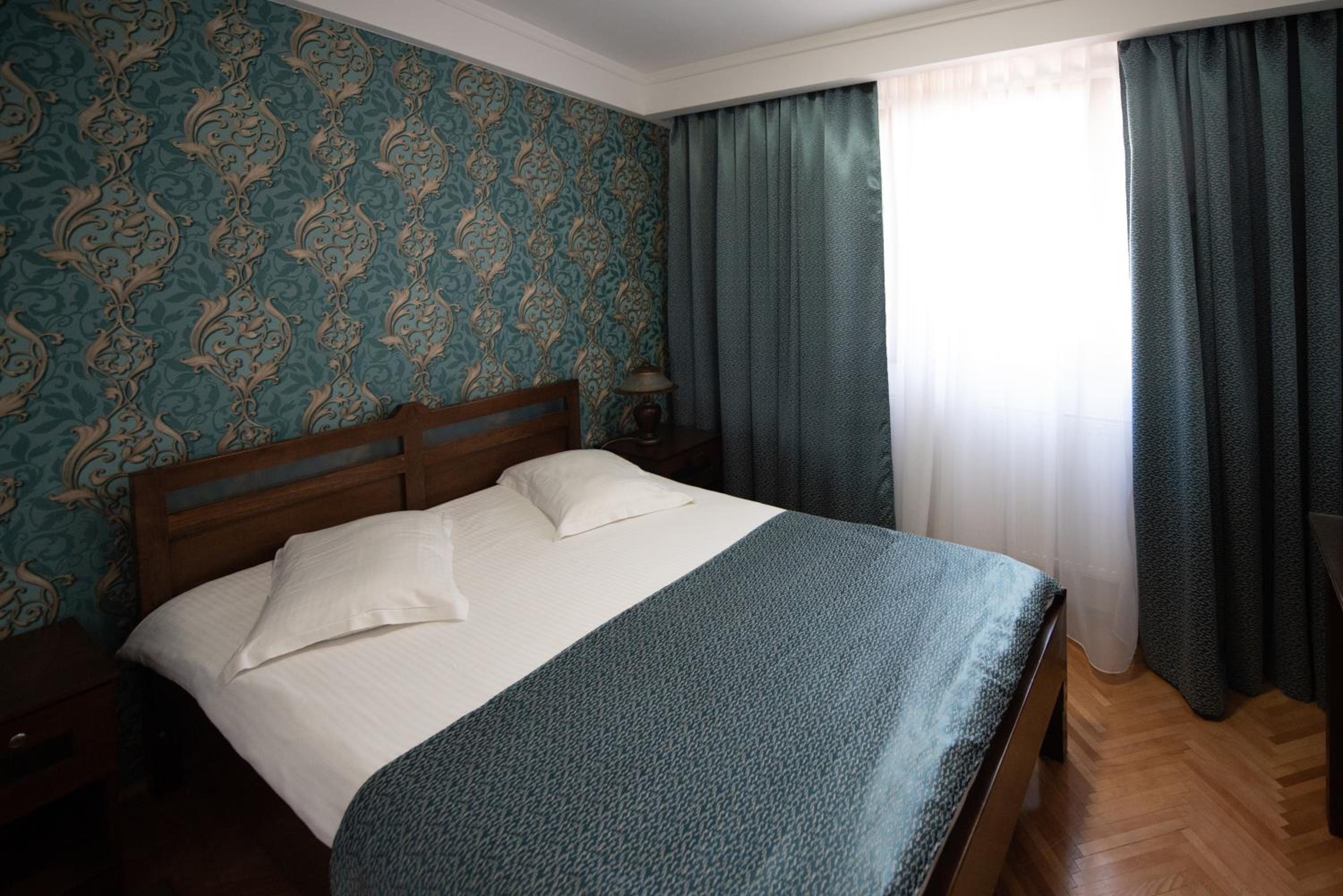 Double or Twin Room - Photo 11