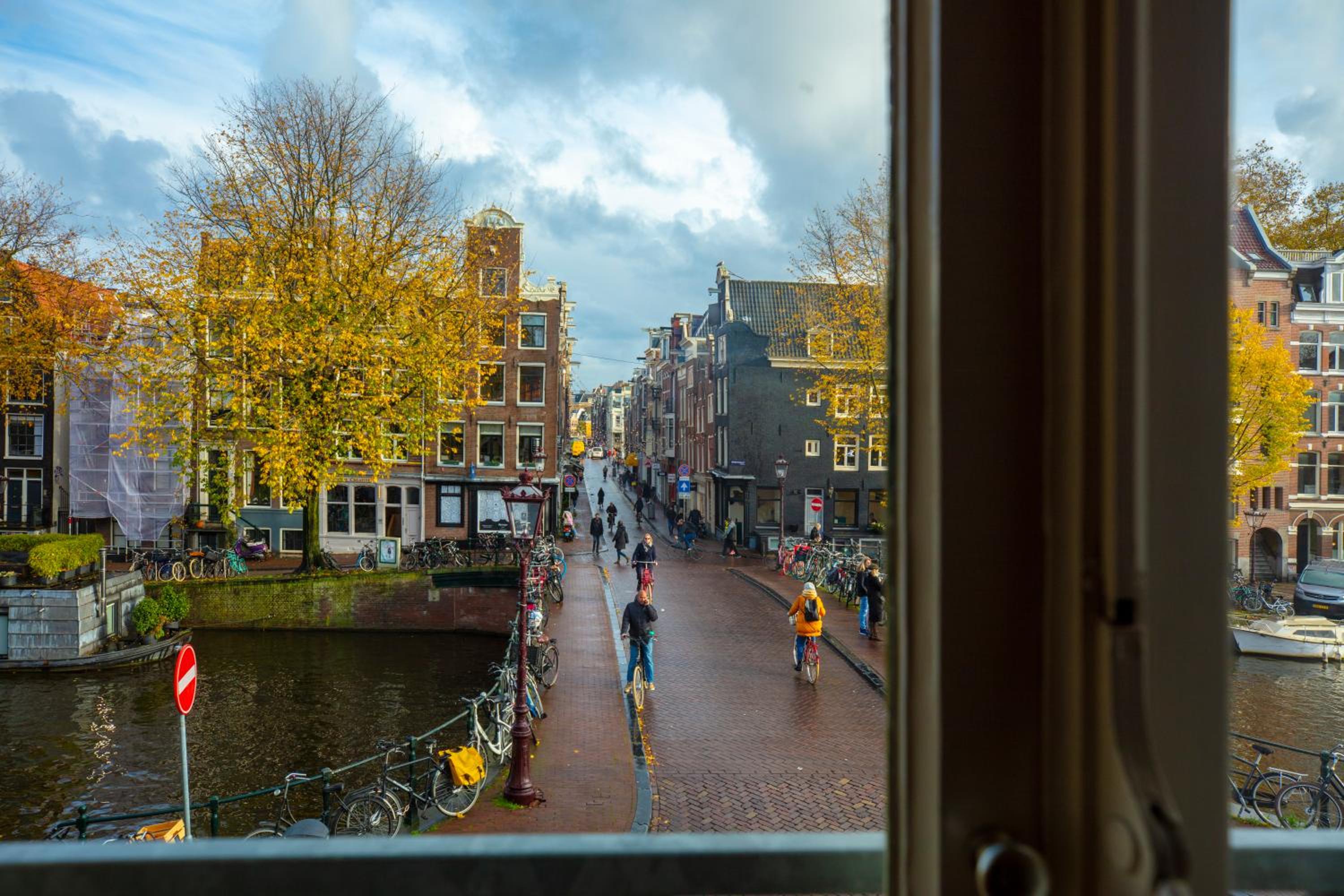 Twin Room with Canal View photo 2