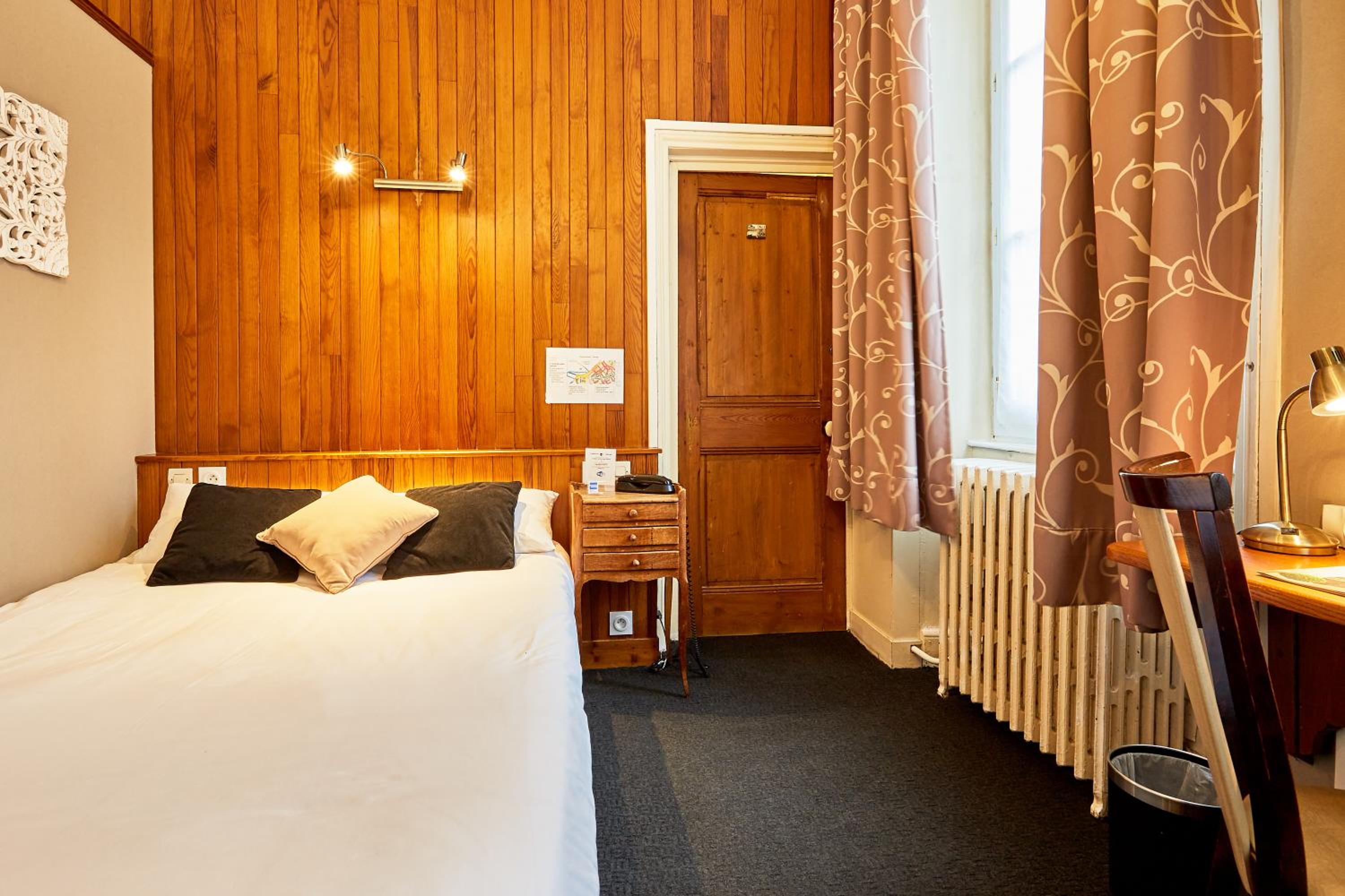 Double Room - Photo 6