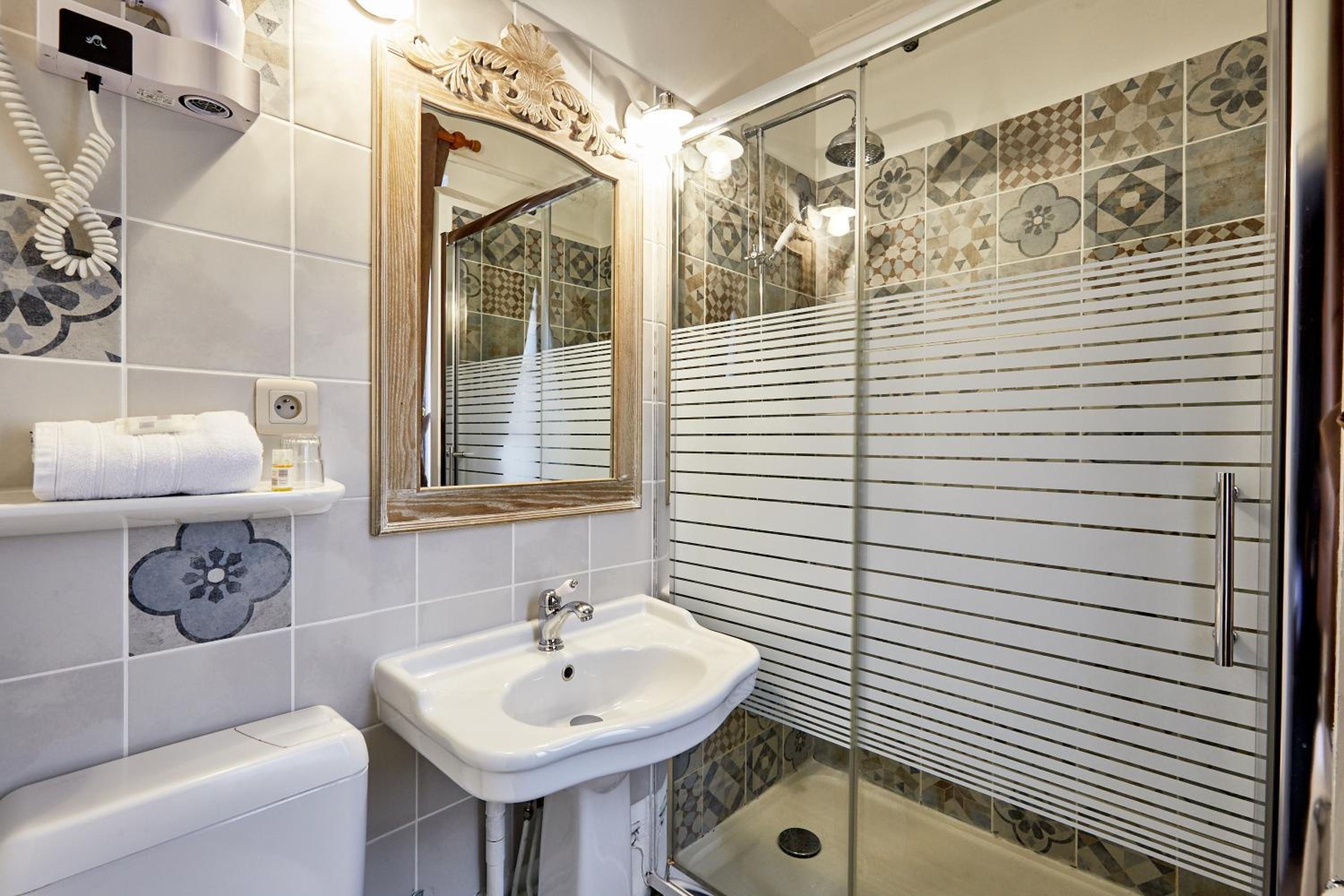 Double Room - Photo 13