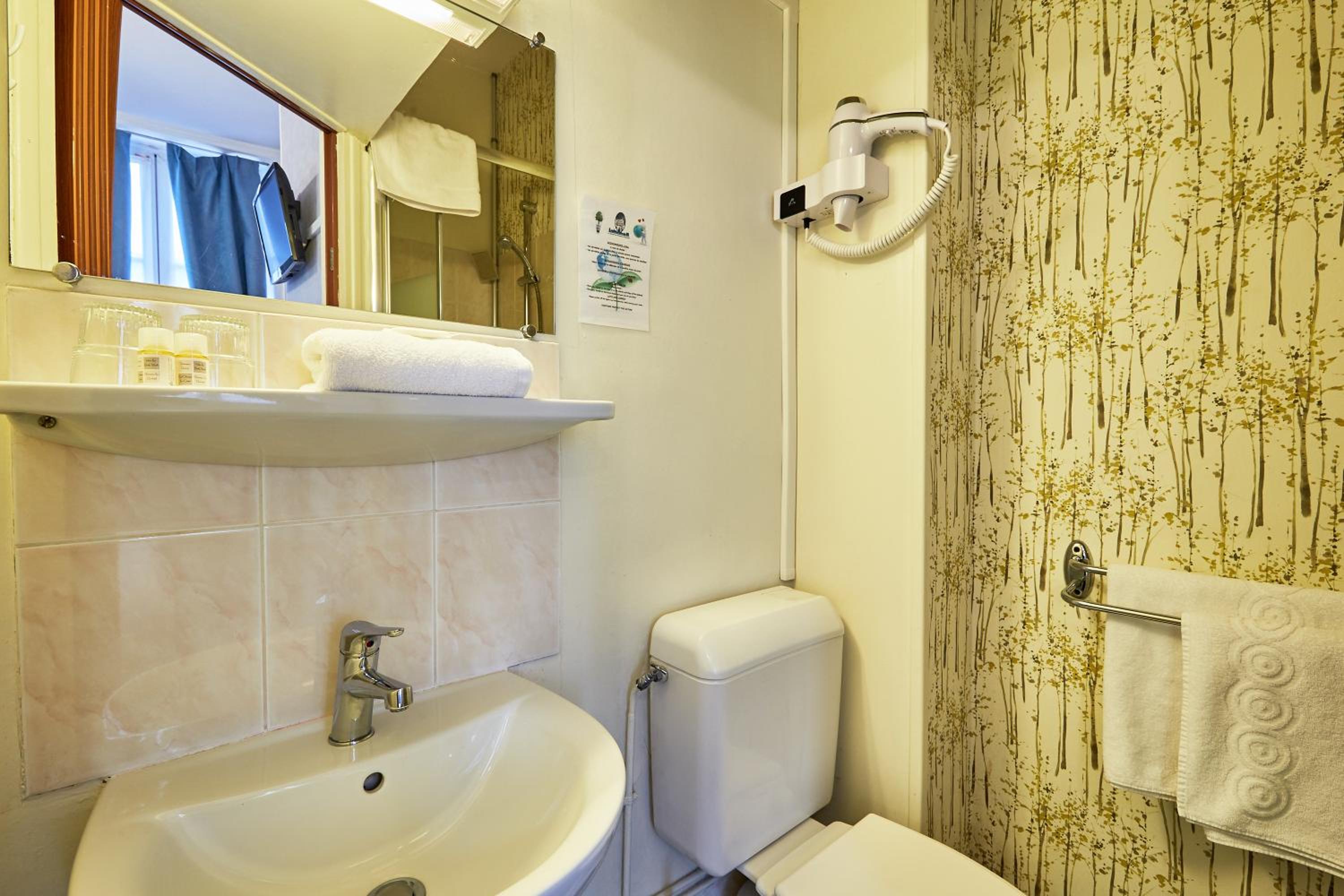 Double Room - Photo 2