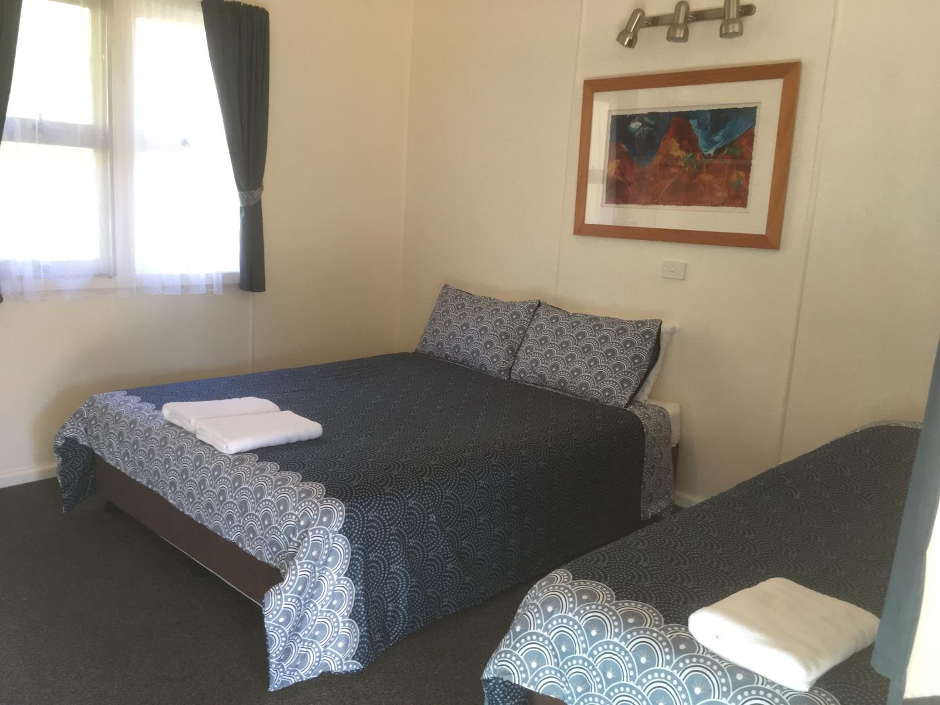 Standard Twin Room - Photo 1