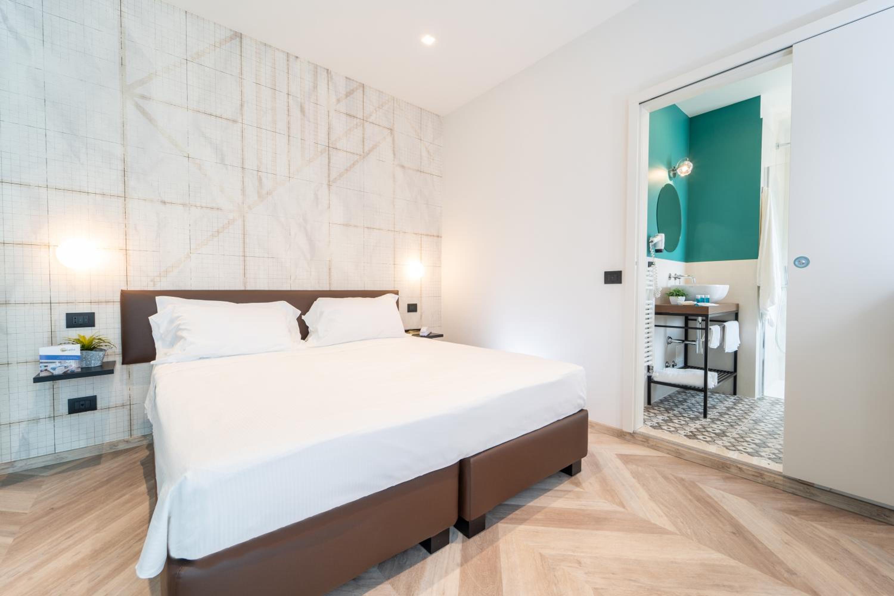 Deluxe Quadruple Room - Photo 1
