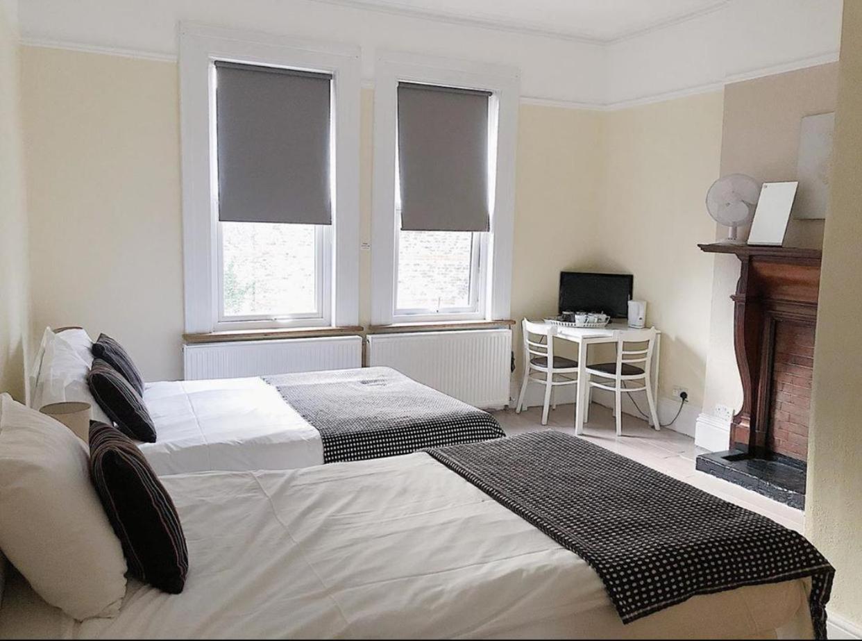Triple Room with Private Bathroom photo 2
