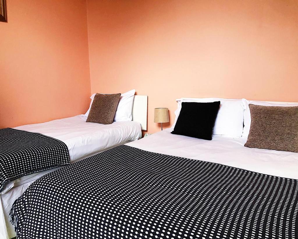 Triple Room with Private Bathroom photo 3
