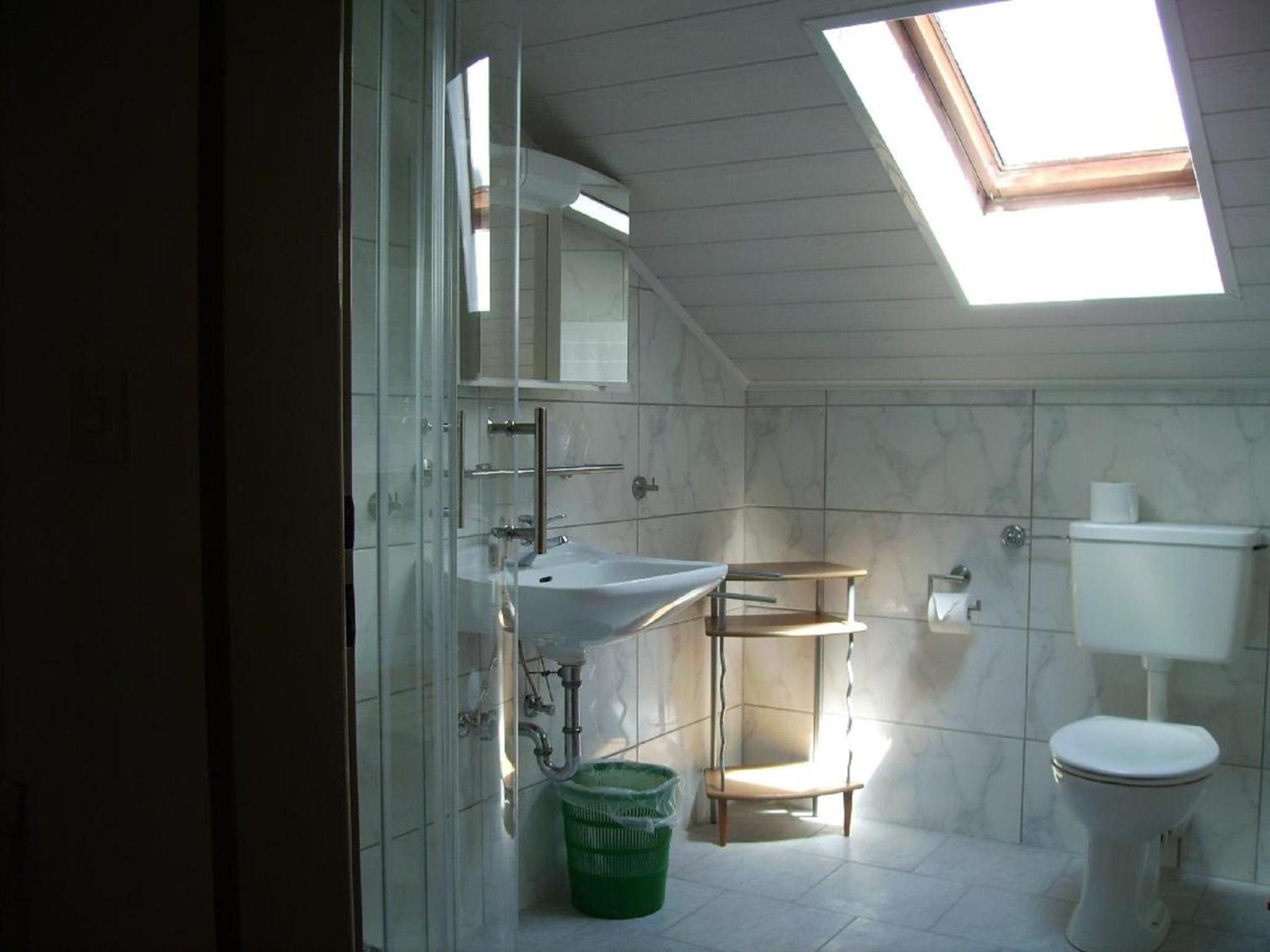 Economy Two-Bedroom Apartment (2-3 Adults) photo 3