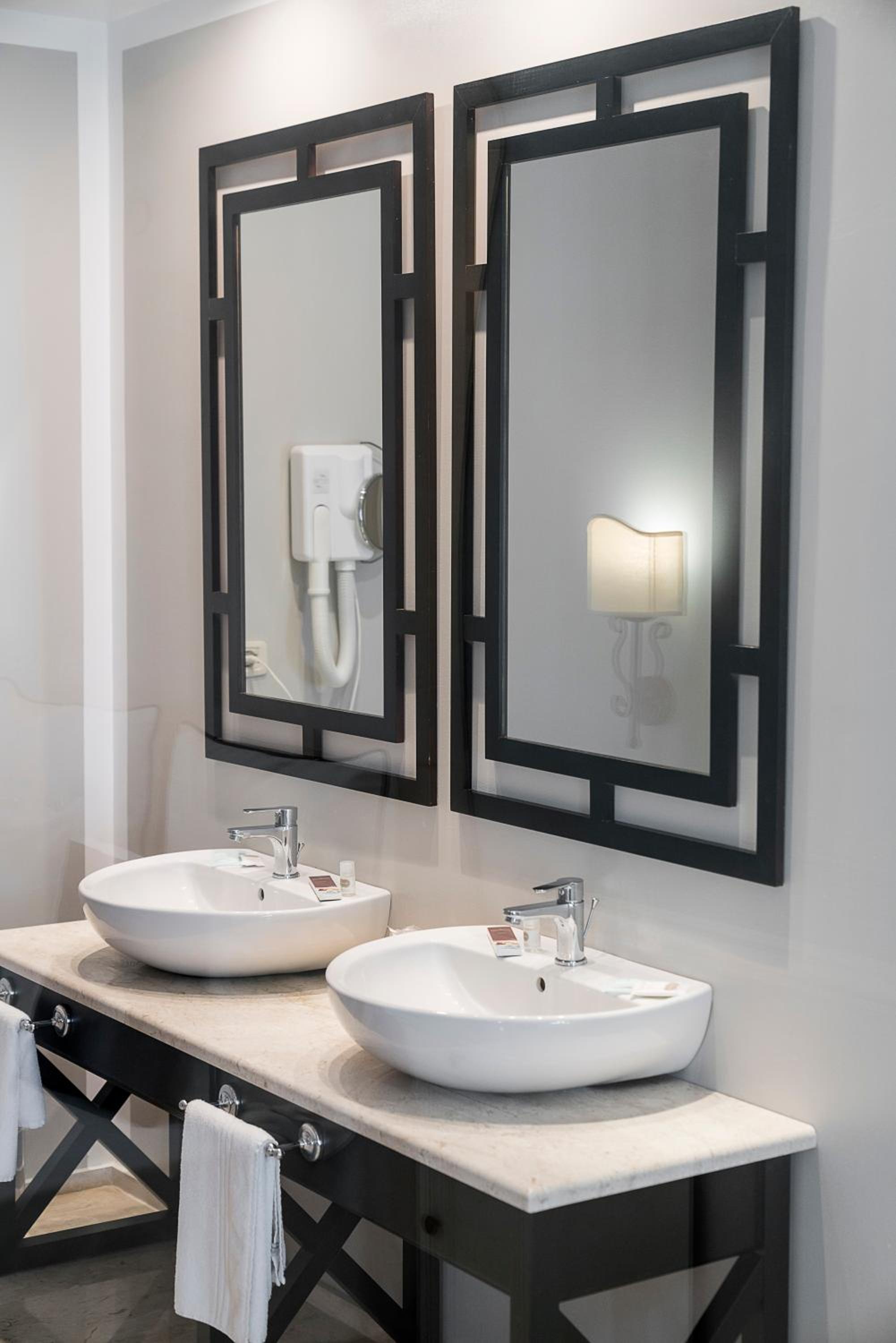 Suite - Photo 17