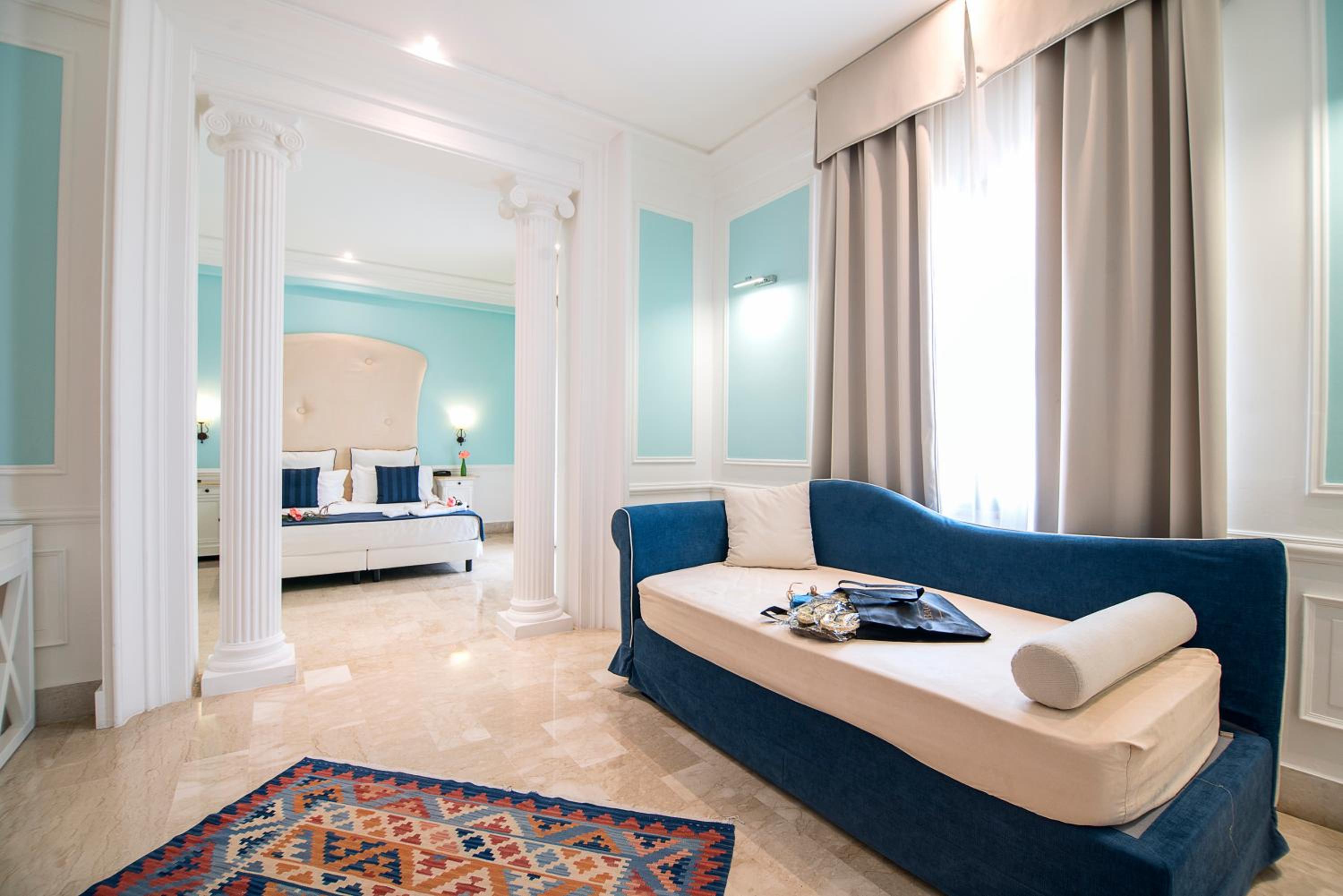 Suite - Photo 12