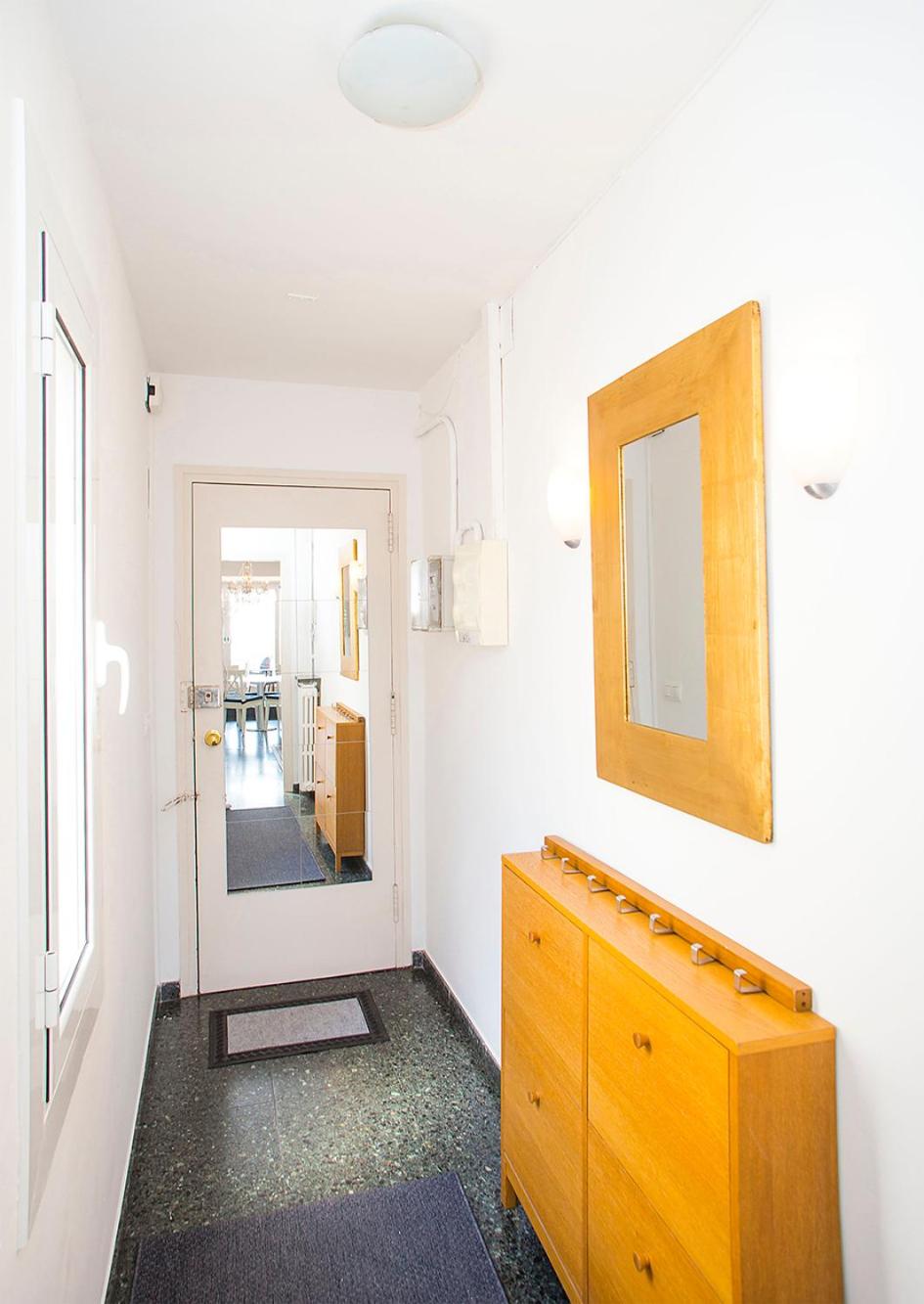 Apartment with Balcony photo 3