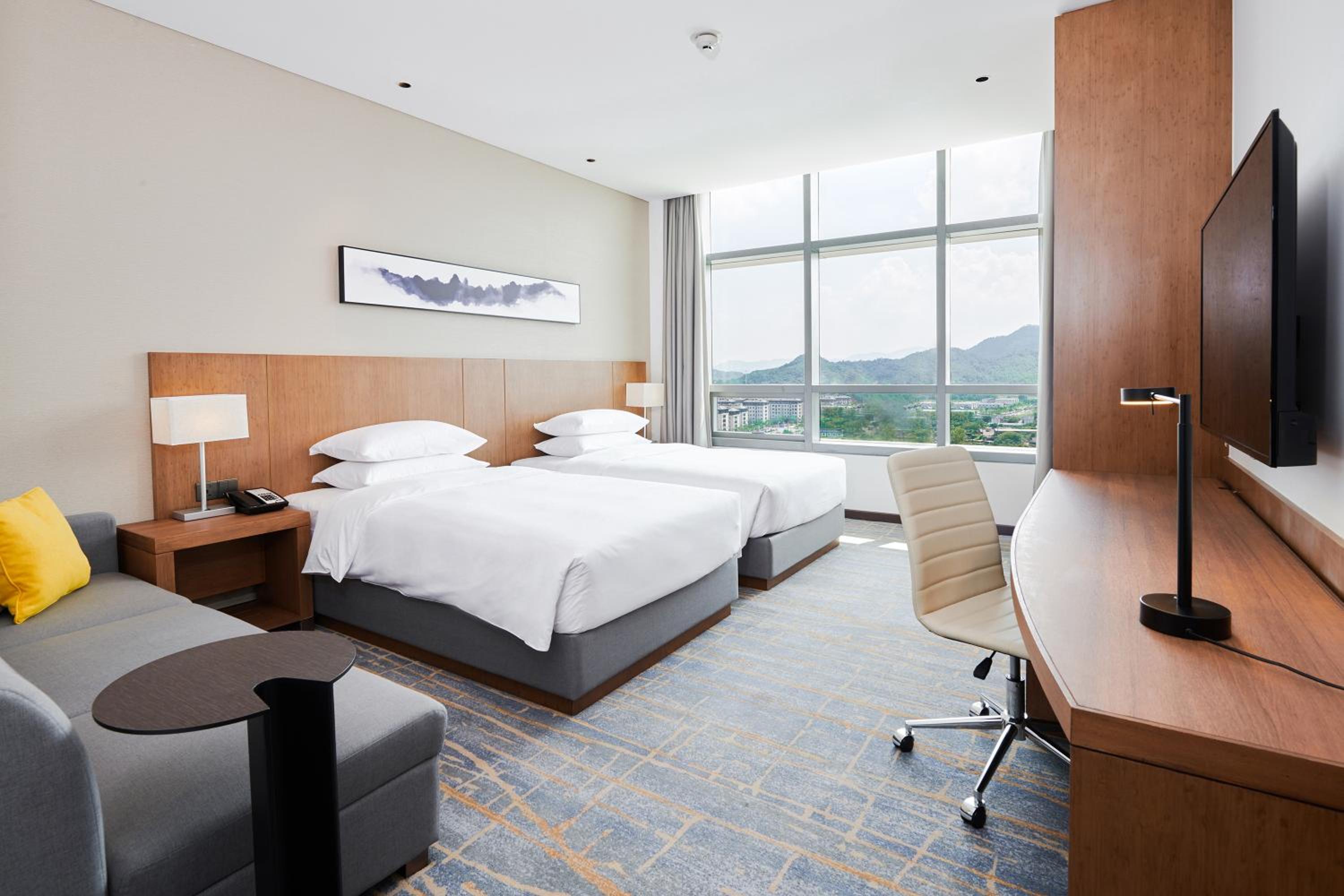 Twin Room with View - Photo 3