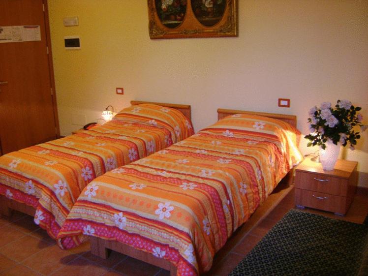 Double or Twin Room - Photo 5