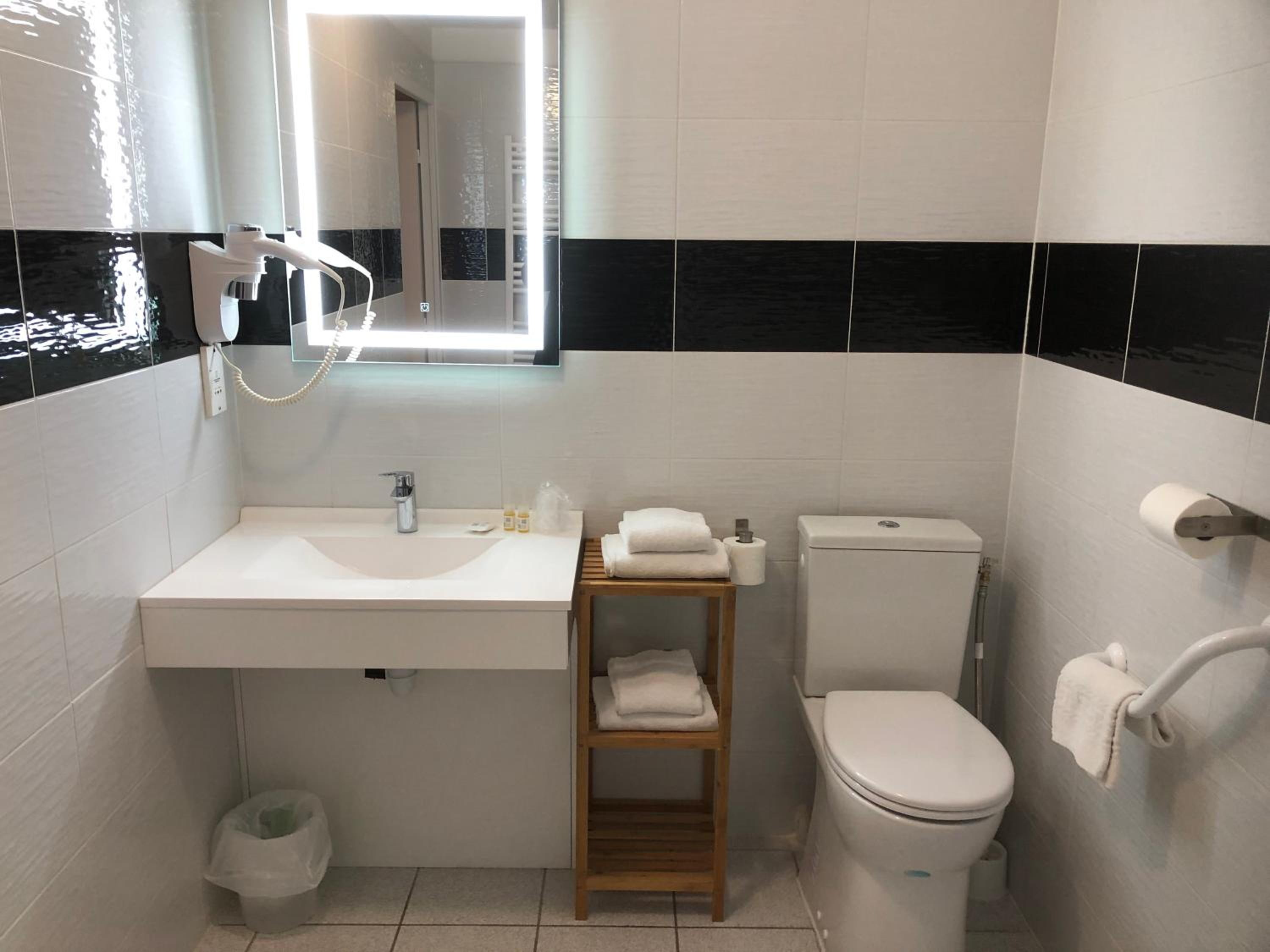 Standard Double Room photo 3