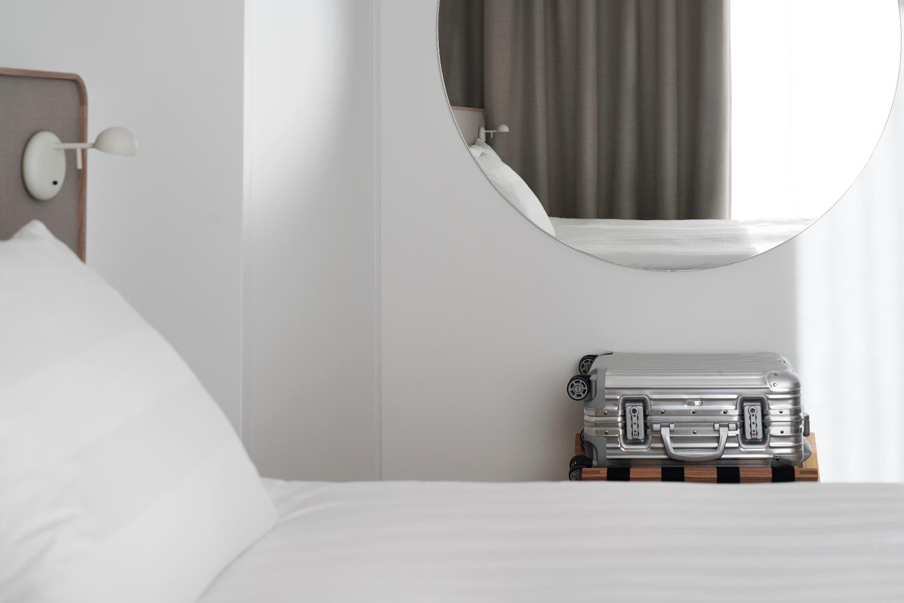Standard Twin Room - Photo 4