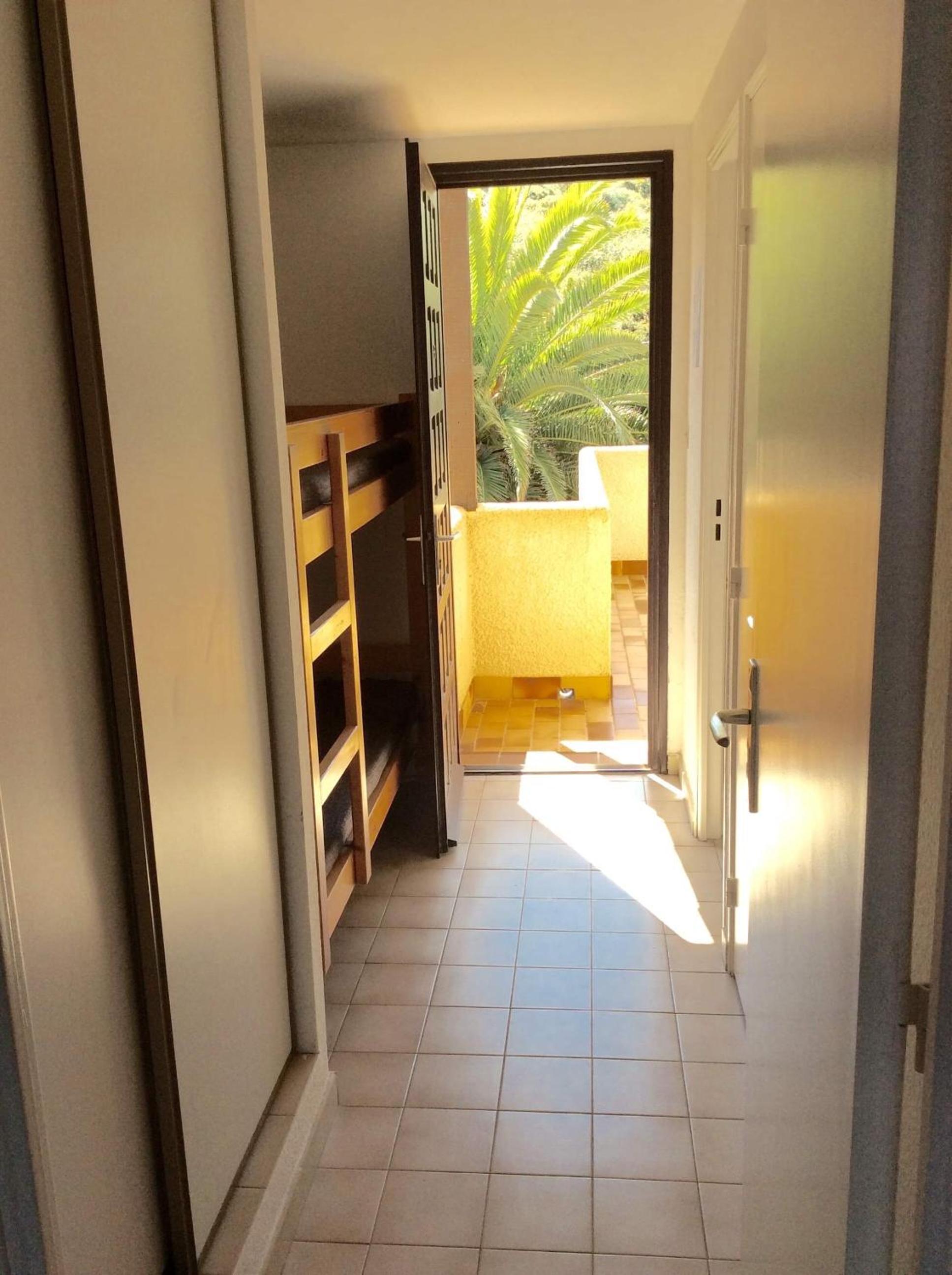 Apartment with Sea View photo 3