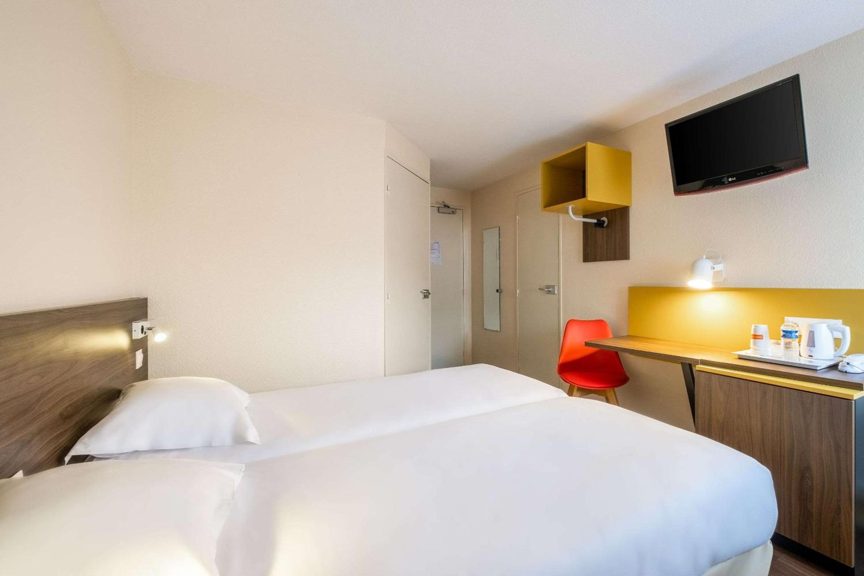 Twin Room - Photo 5
