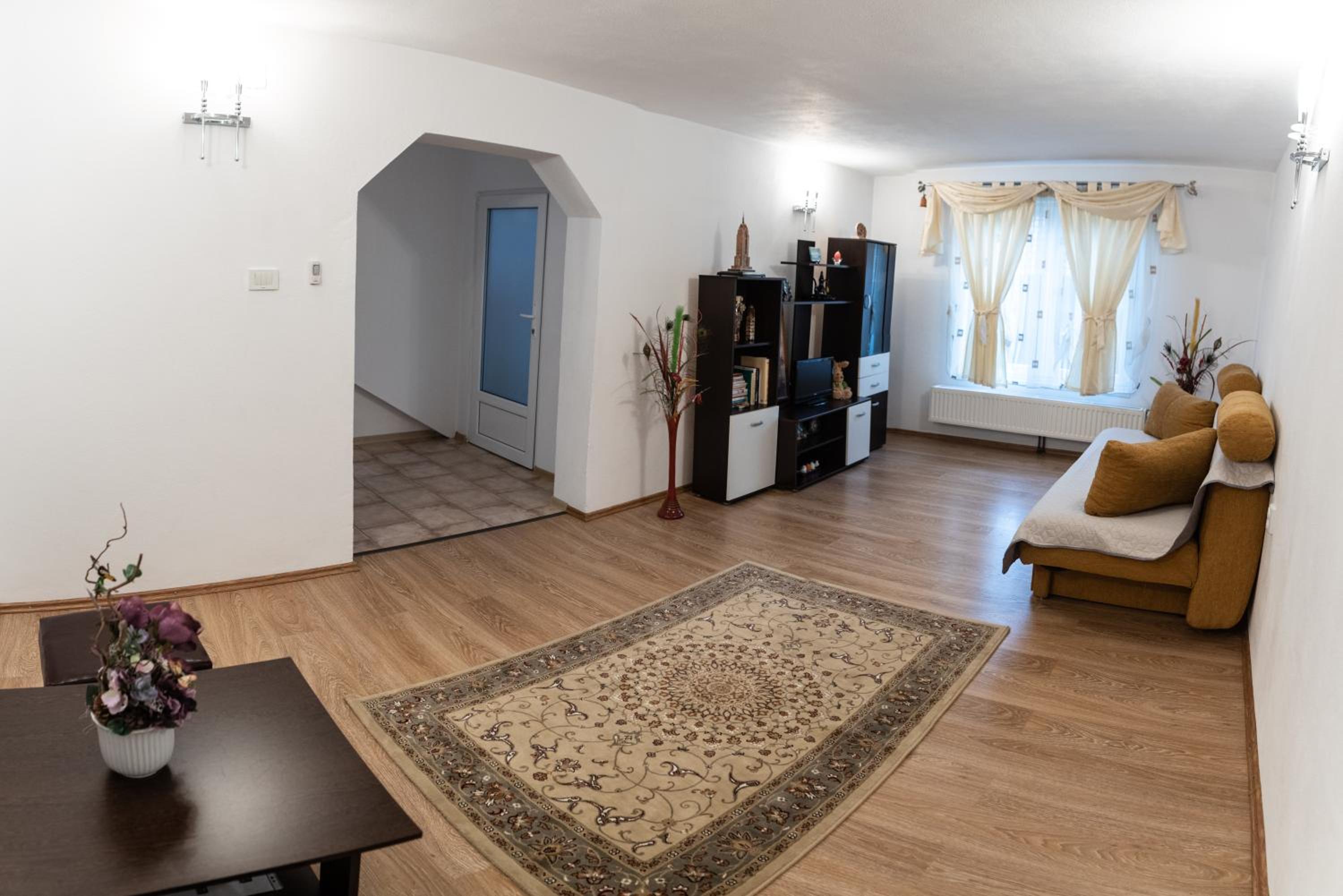 Three-Bedroom Apartment - Photo 7