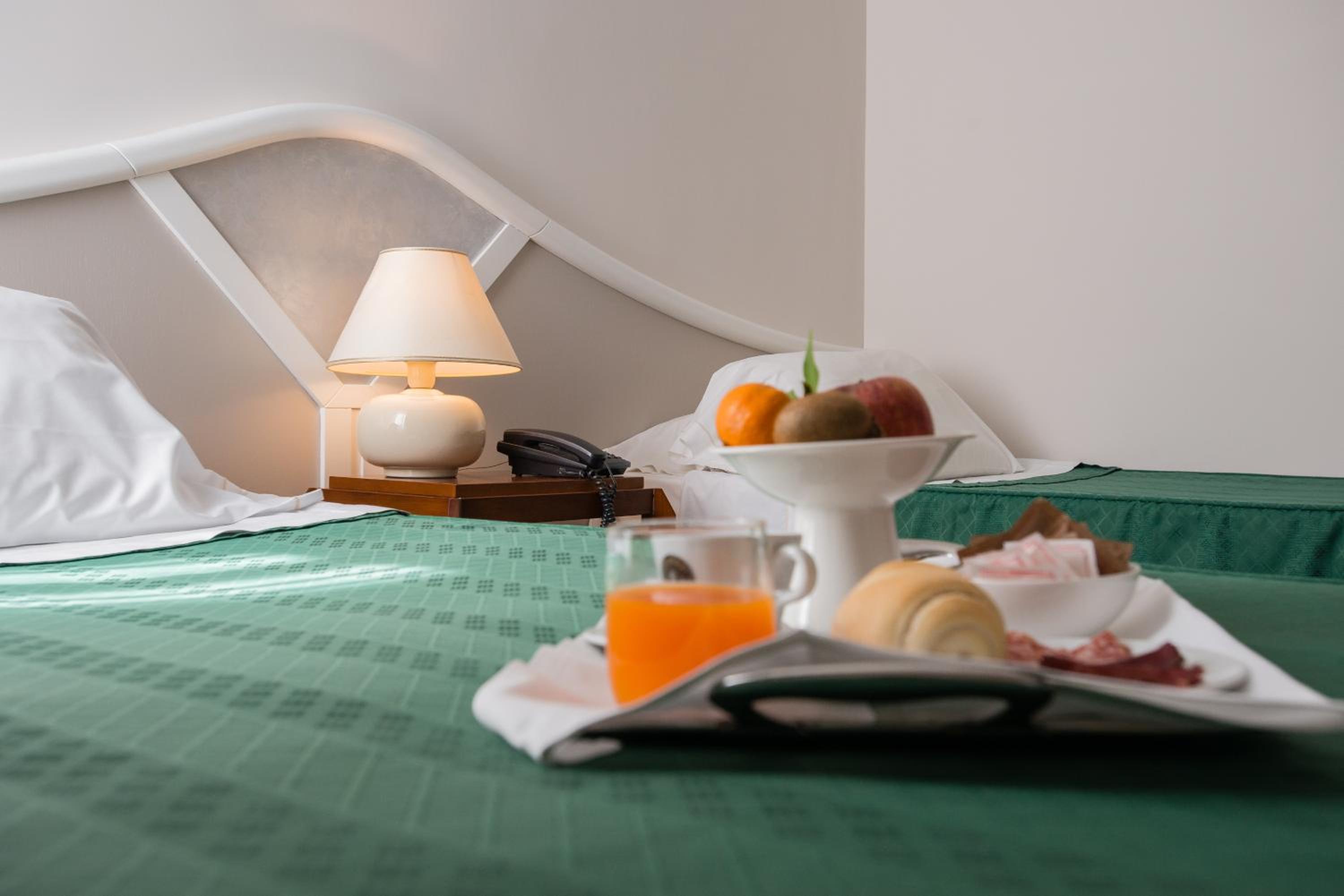 Twin Room - Photo 1
