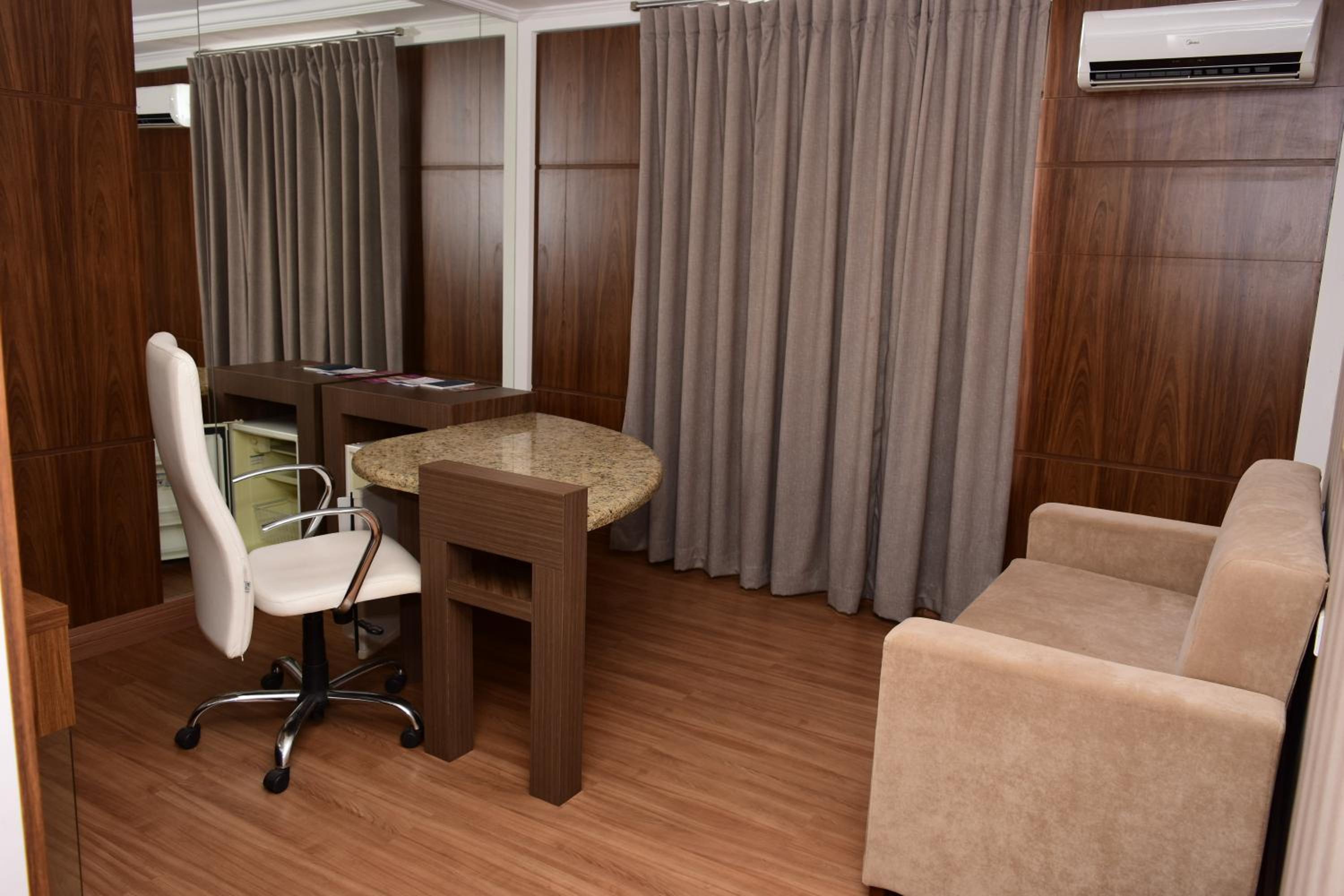 Deluxe Suite photo 1