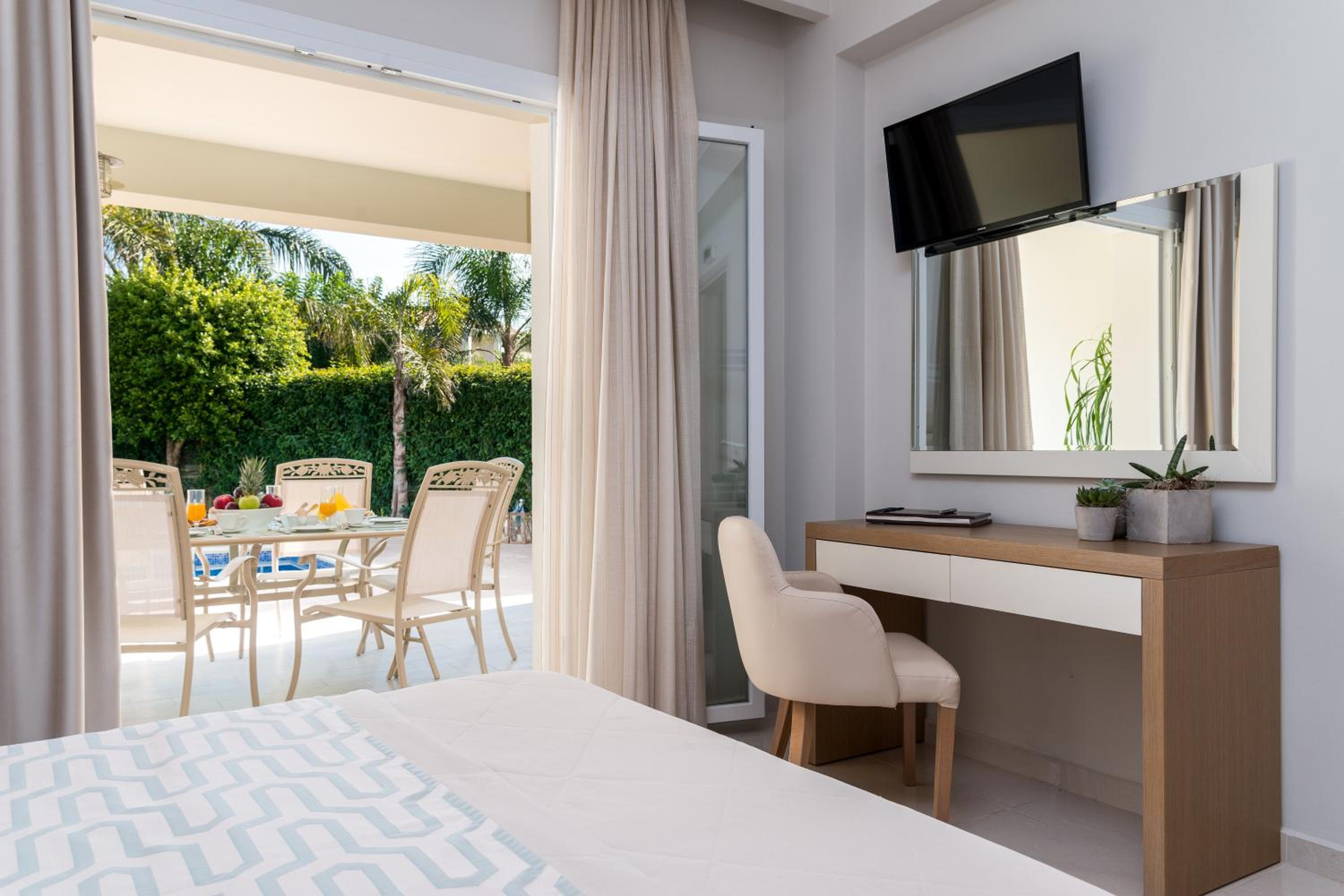 Three-Bedroom Villa - Photo 35