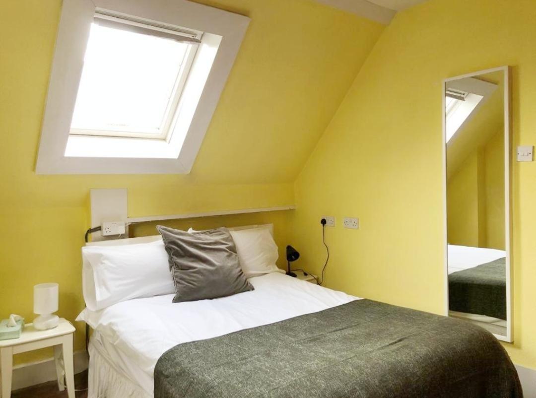 Budget Double Room with Shared Bathroom - Attic photo 3