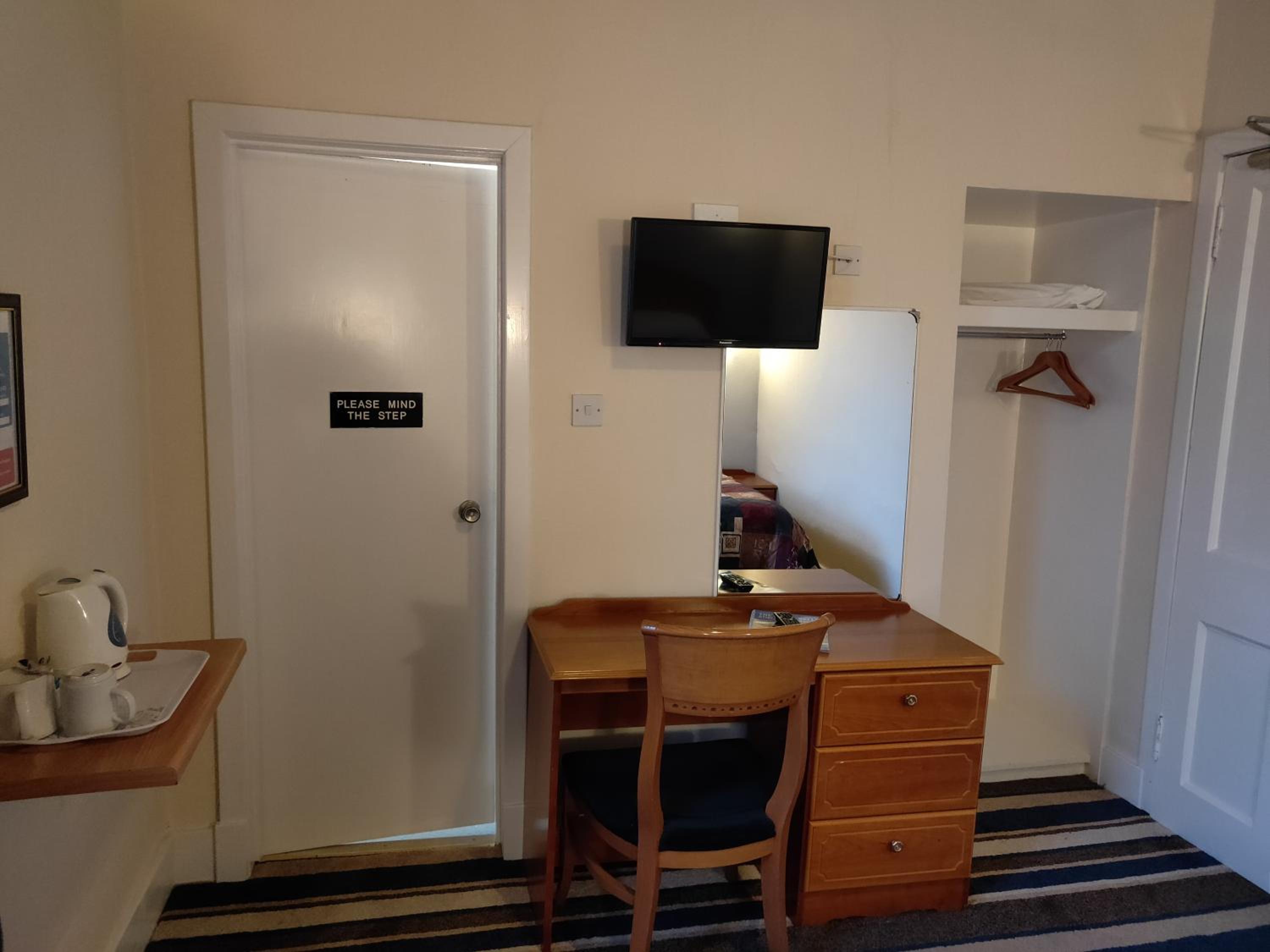 Single Room photo 3