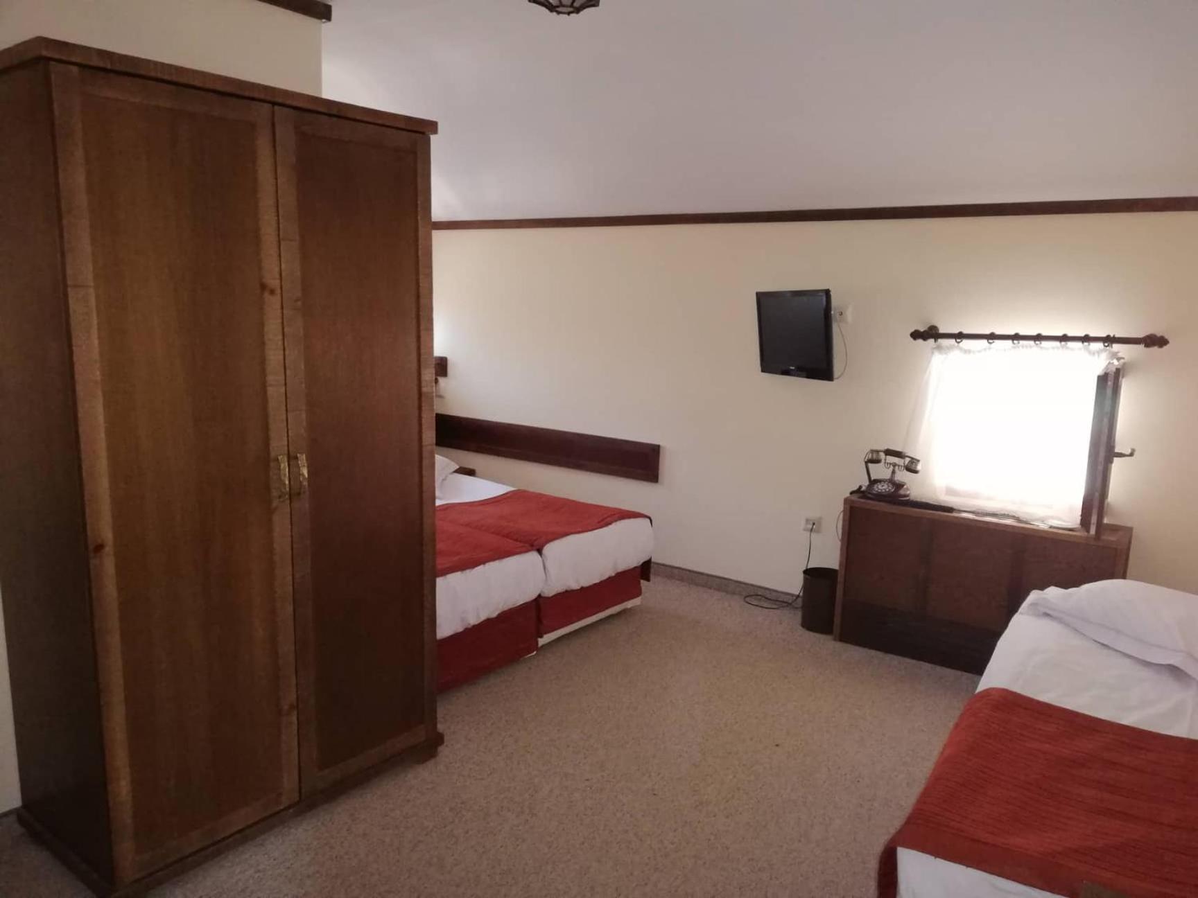 Small Double or Twin Room photo 2