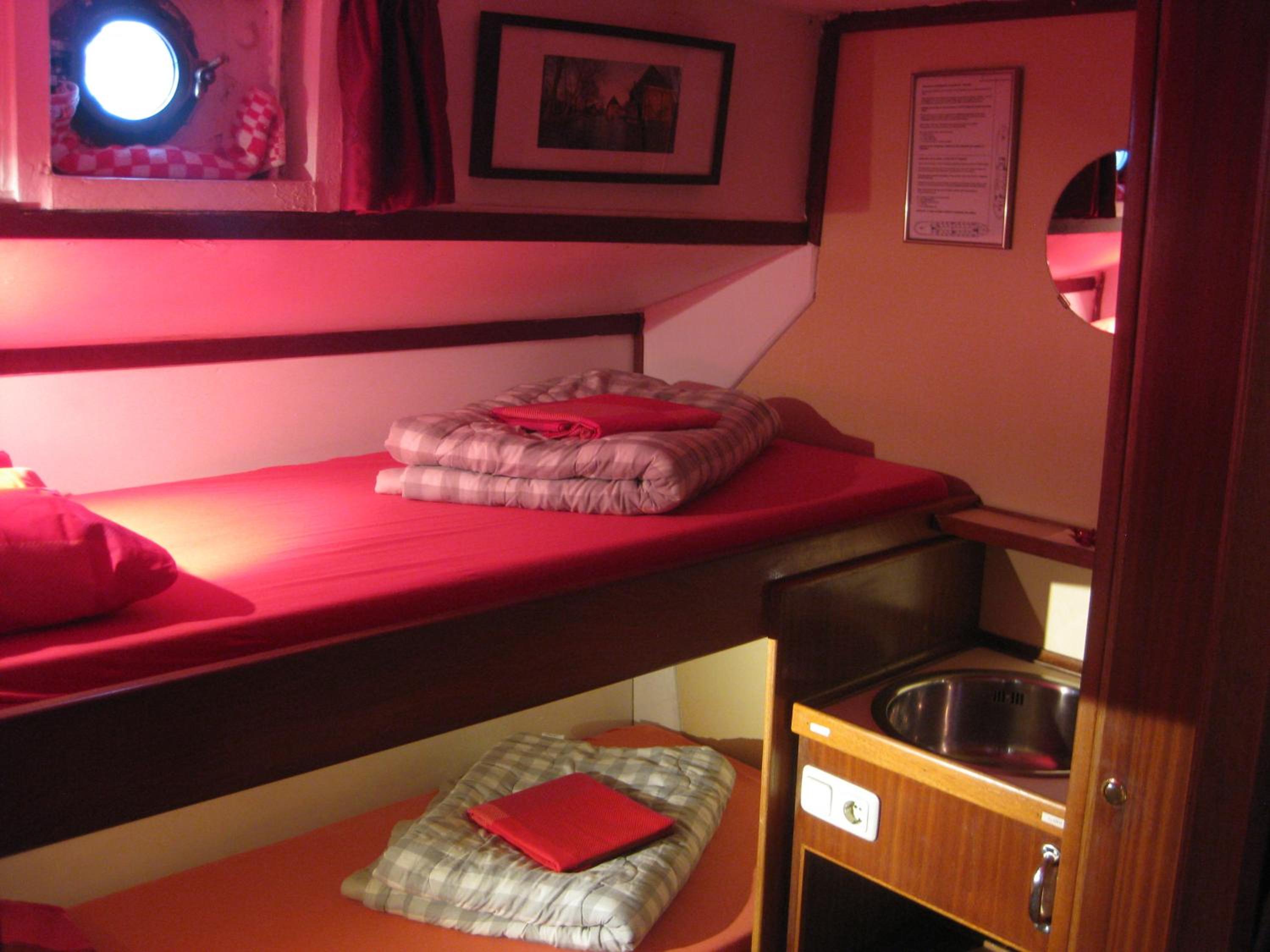 Double Room with Shared Bathroom photo 3