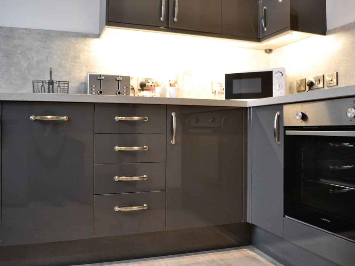 Three-Bedroom Apartment - Photo 10