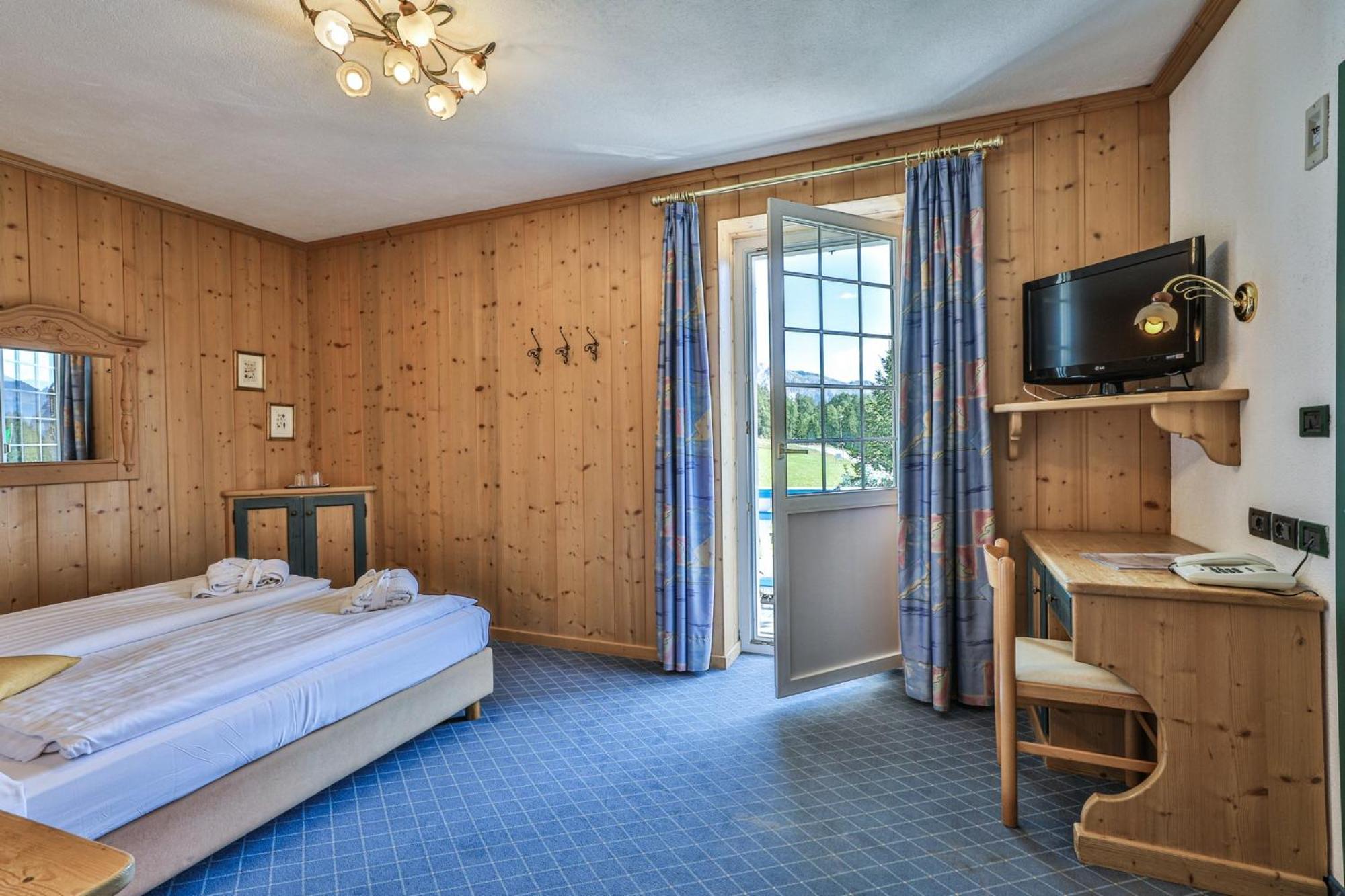 Standard Double Room photo 3
