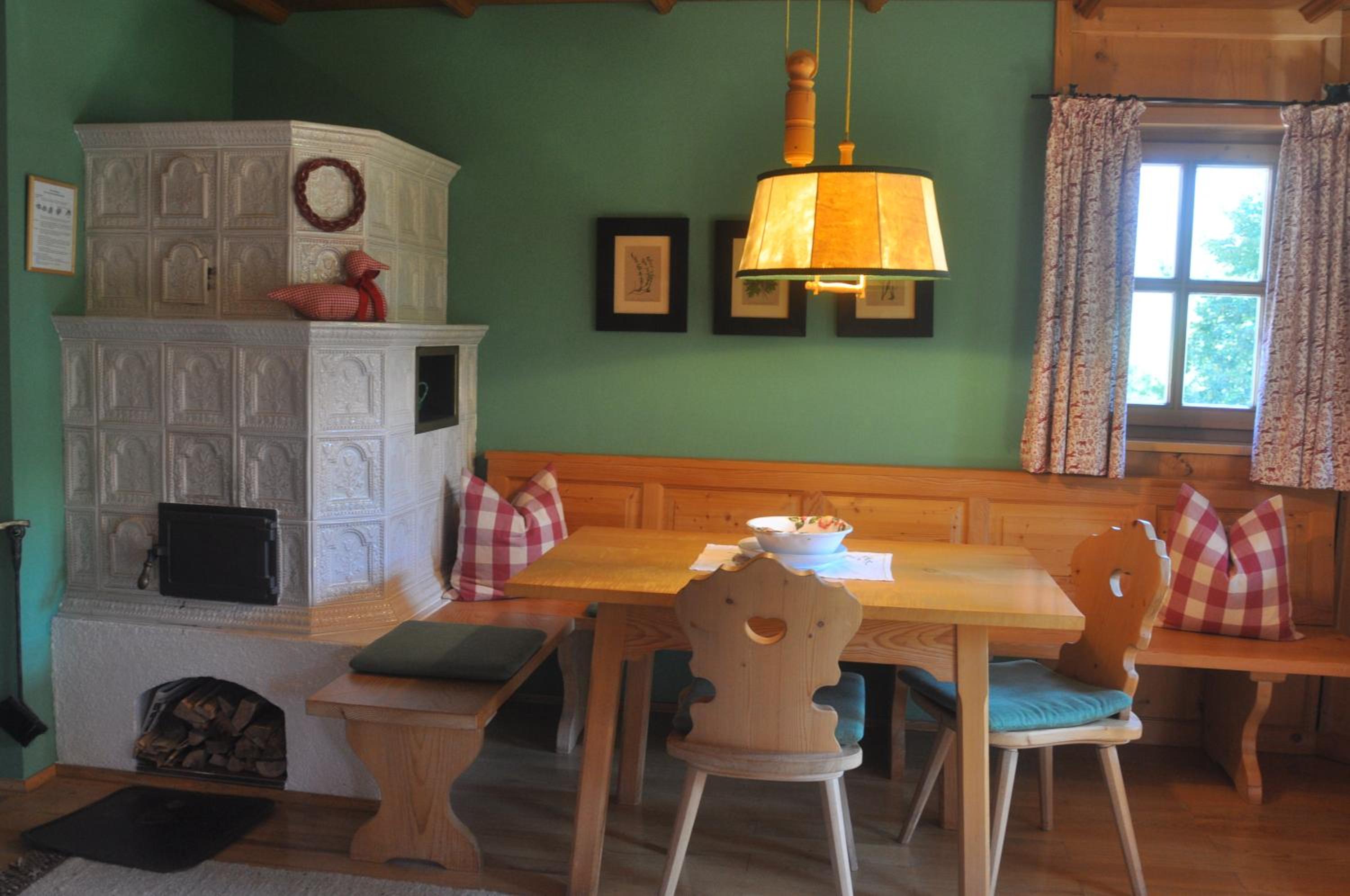 Large Suite - Photo 4