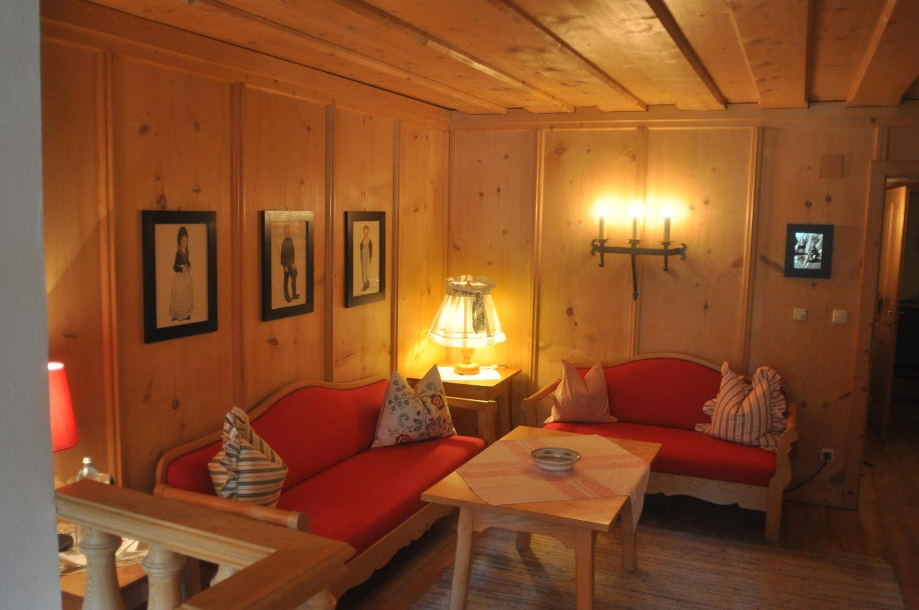 Large Suite - Photo 5