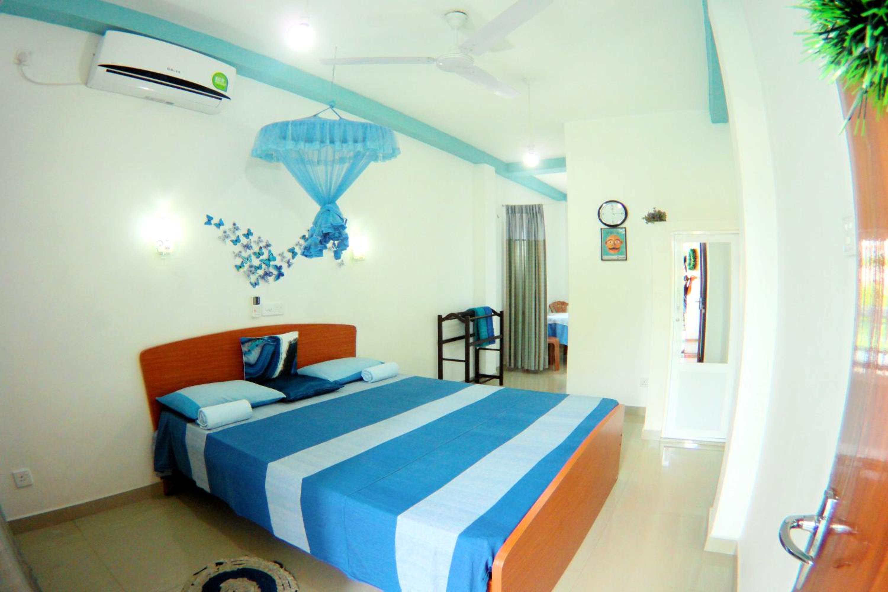 Apartment with Balcony photo 1