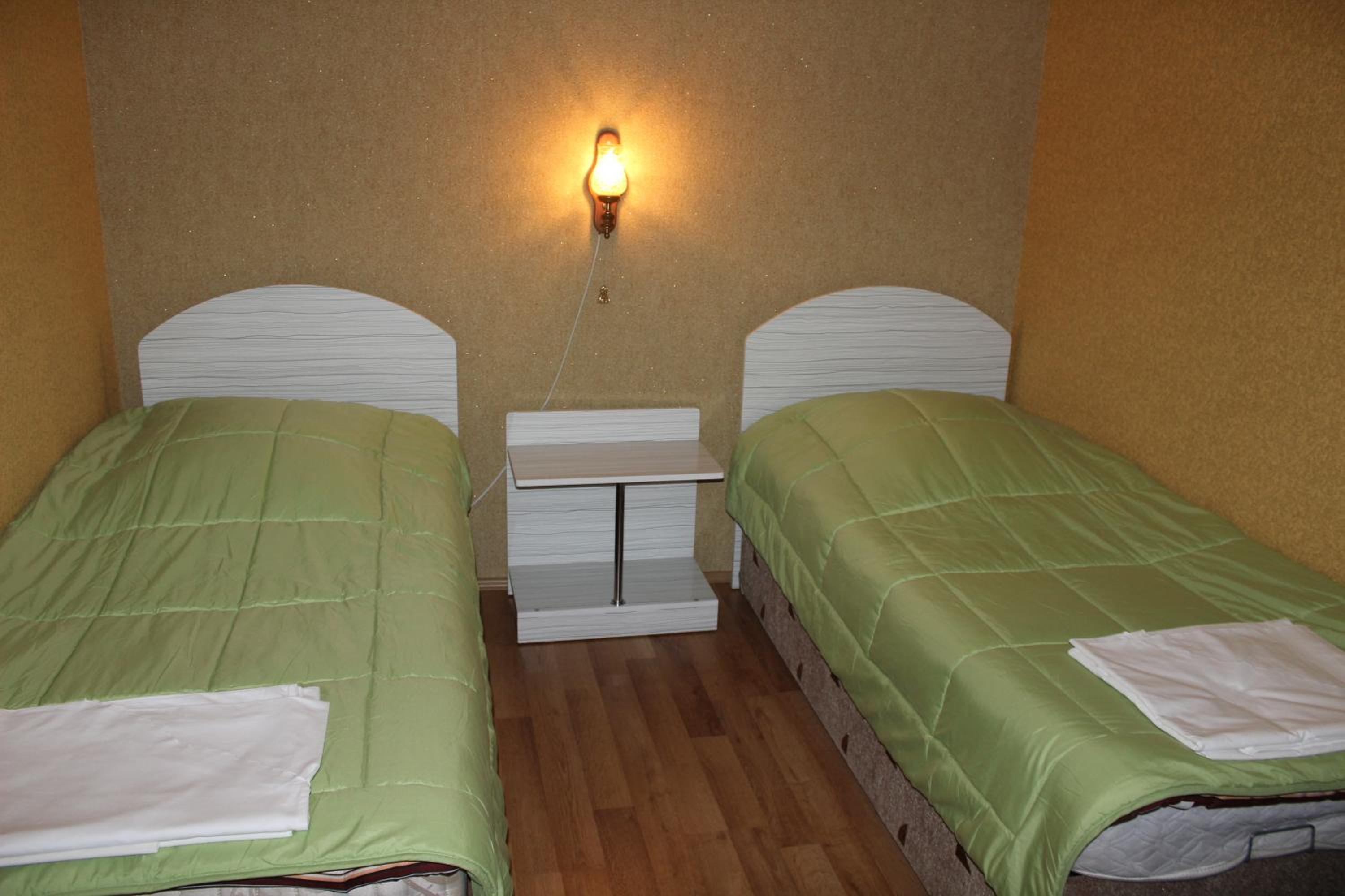 Economy Twin Room photo 2