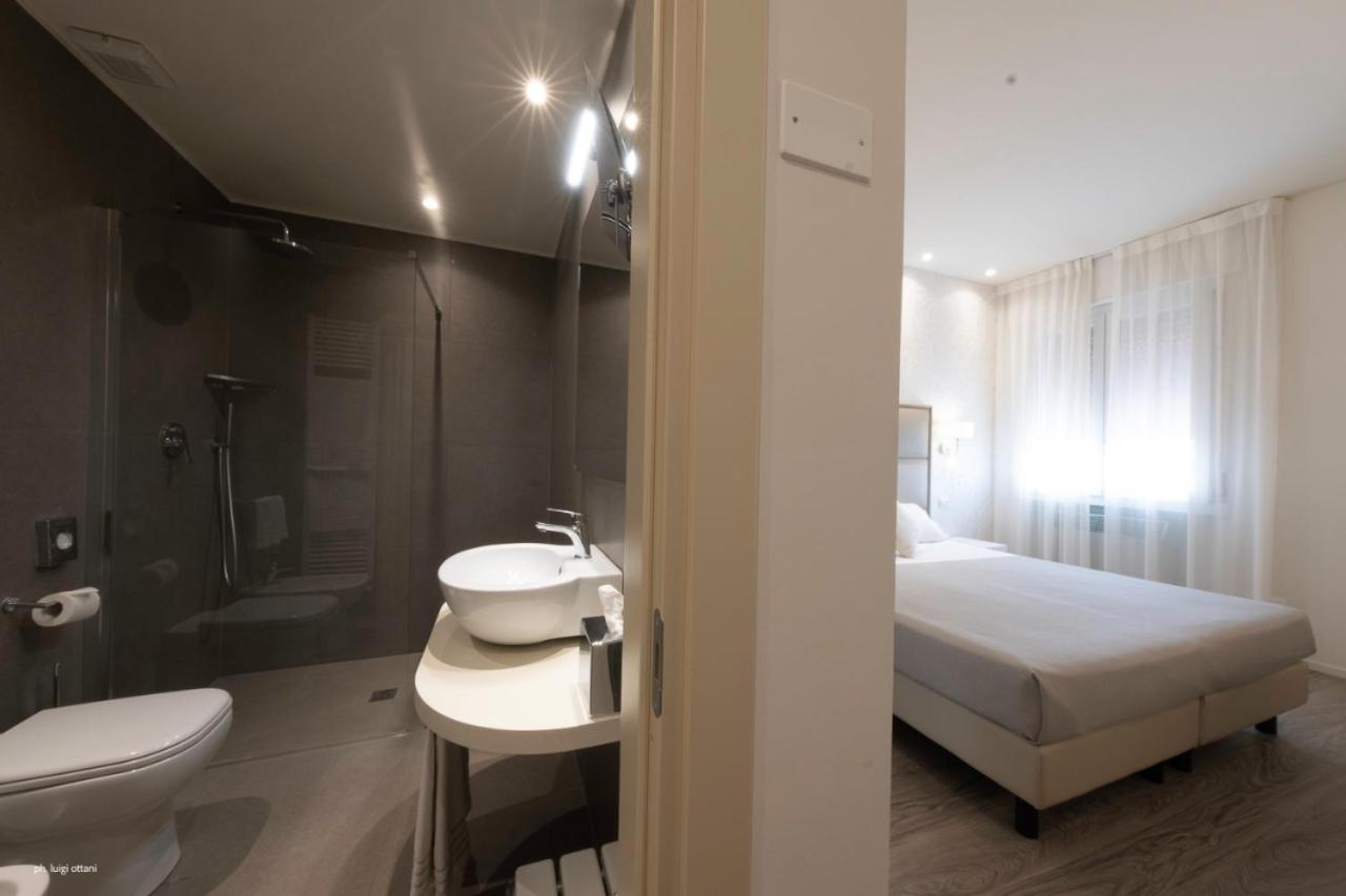 Superior Double or Twin Room - Photo 9